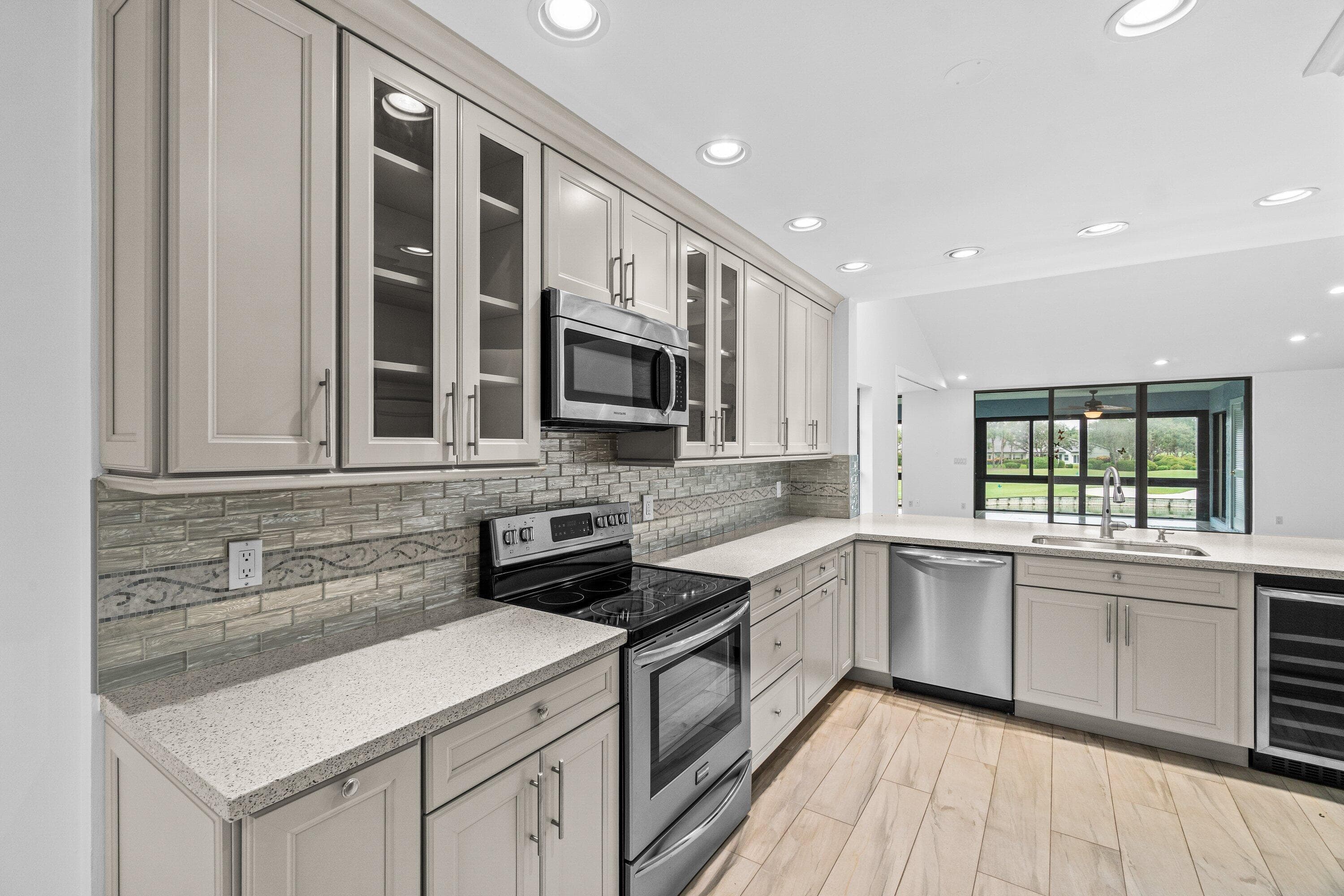23 Eastgate Drive B, Boynton Beach, FL 33436 — photo 9 of 57
