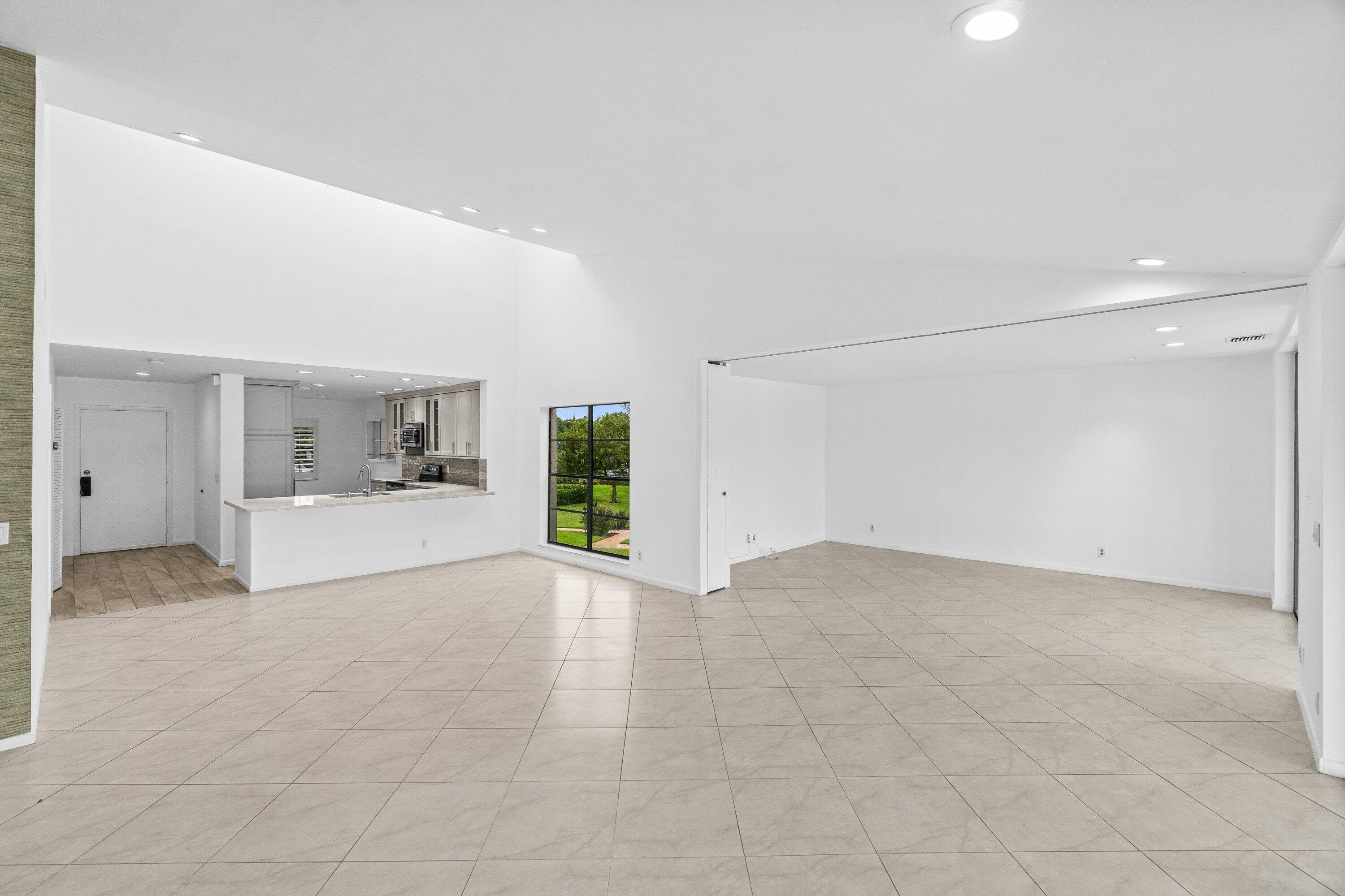 23 Eastgate Drive B, Boynton Beach, FL 33436 — photo 13 of 57