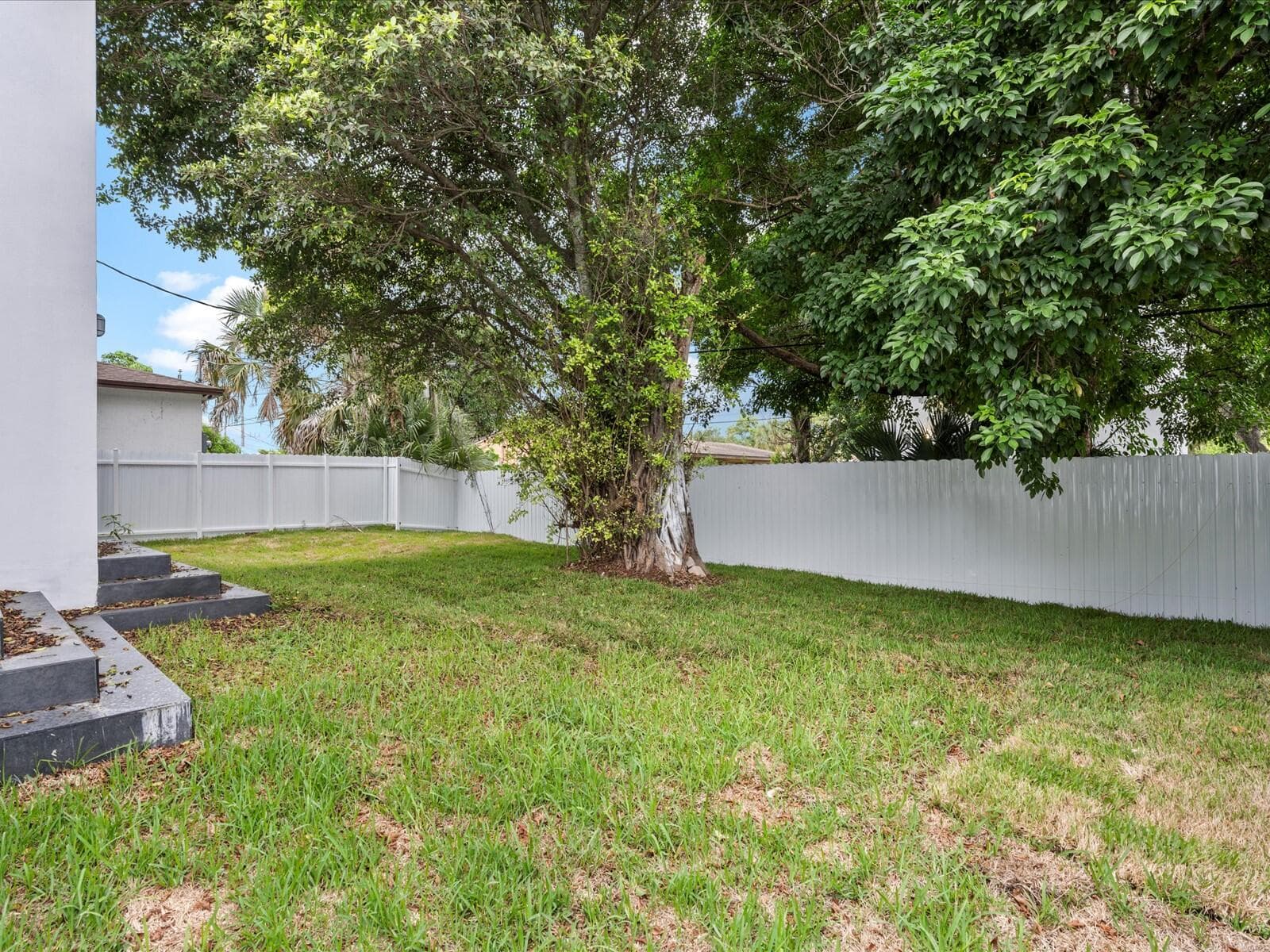 533 NW 16th Avenue, Fort Lauderdale, FL 33311 — photo 24 of 27