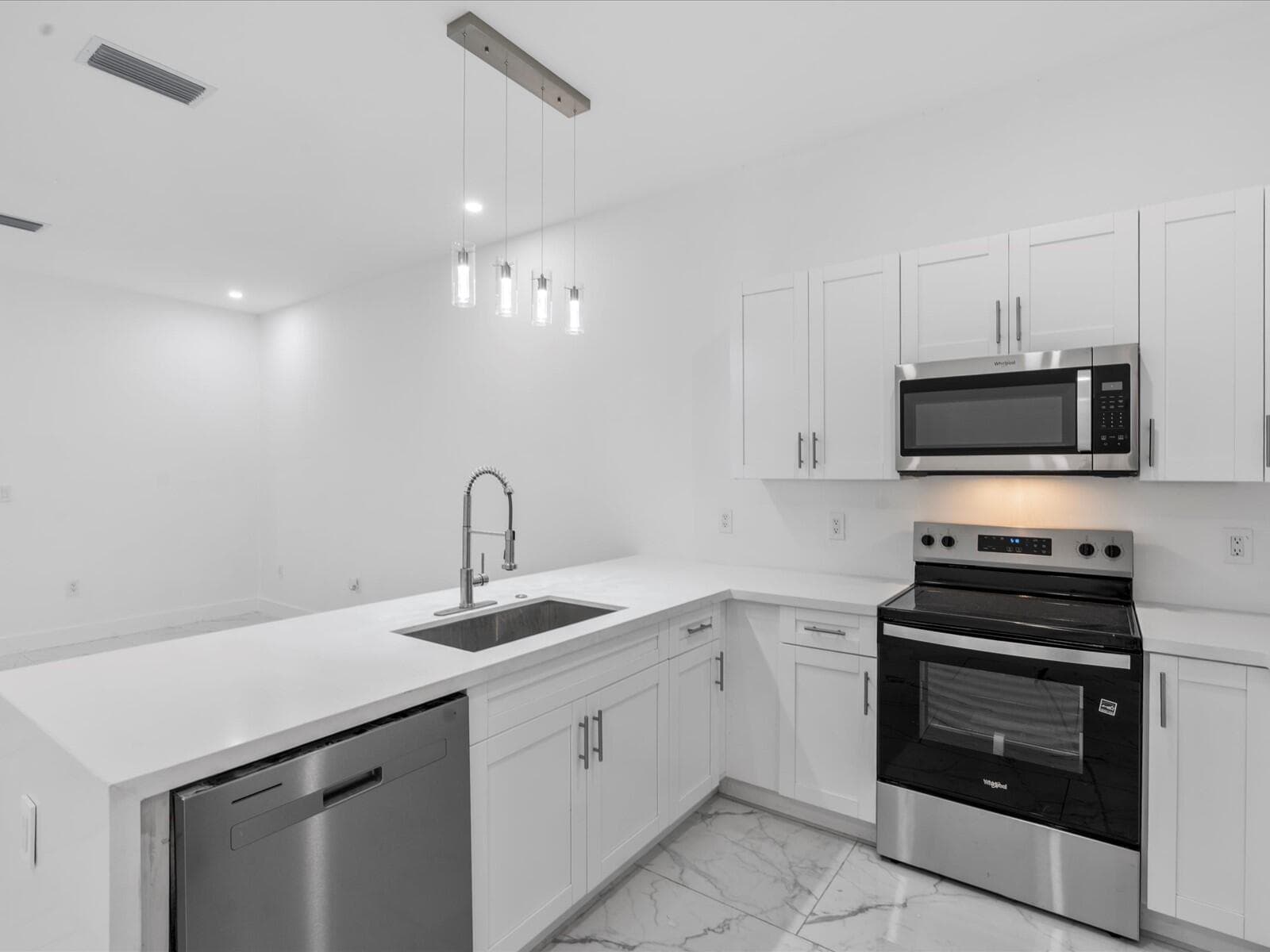 533 NW 16th Avenue, Fort Lauderdale, FL 33311 — photo 14 of 27