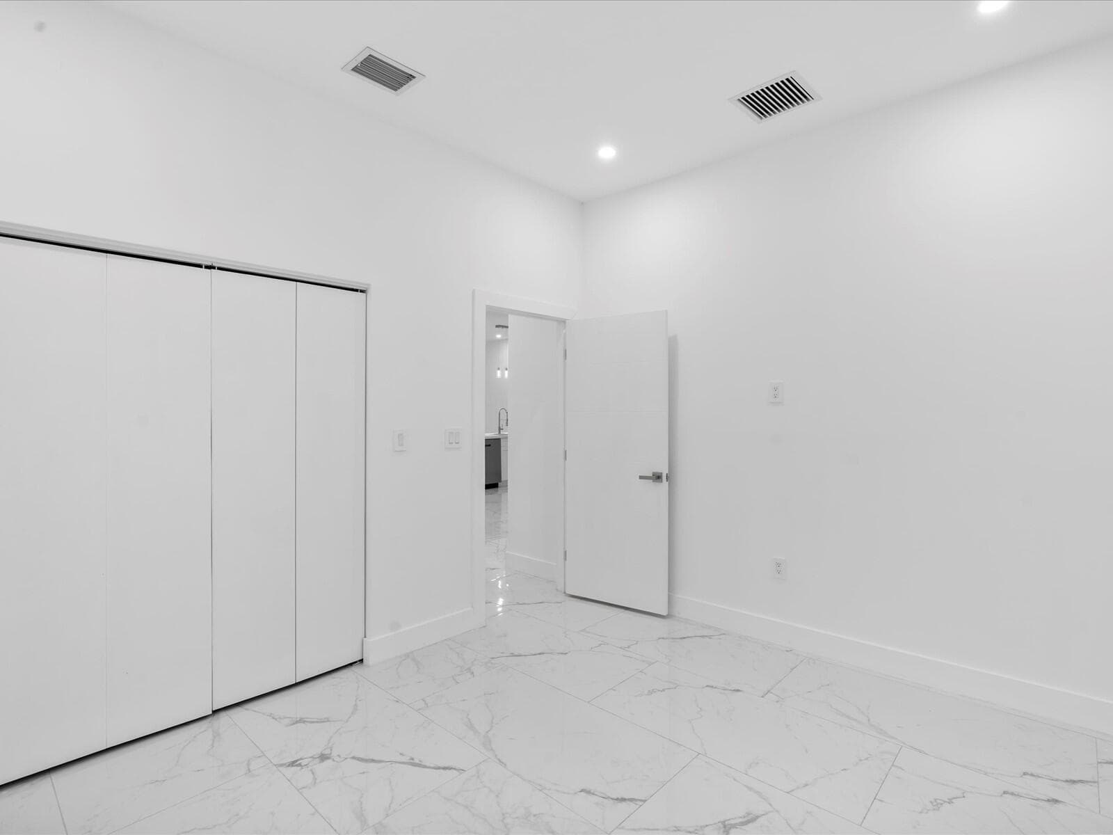 533 NW 16th Avenue, Fort Lauderdale, FL 33311 — photo 15 of 27