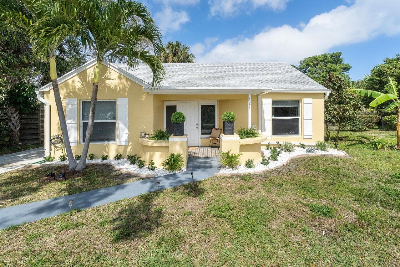 727 S Lake Drive, Lantana, FL 33462 — photo 2 of 40