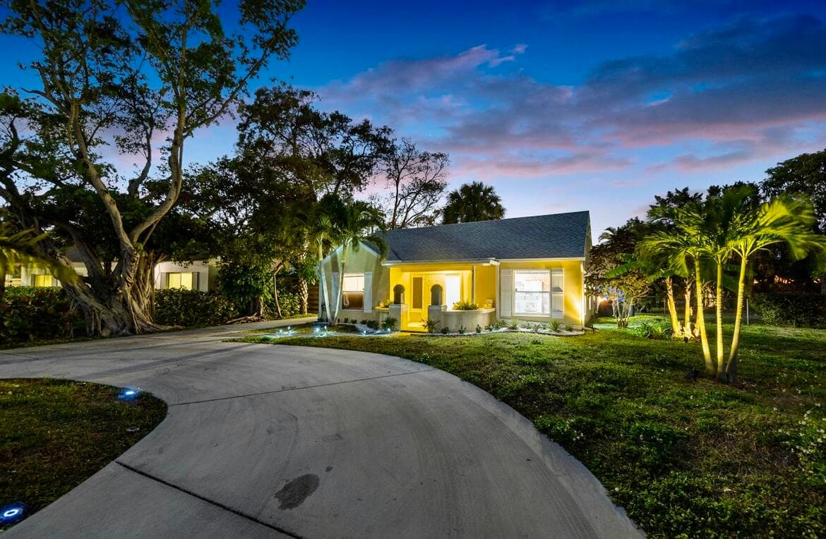 727 S Lake Drive, Lantana, FL 33462 — photo 5 of 40