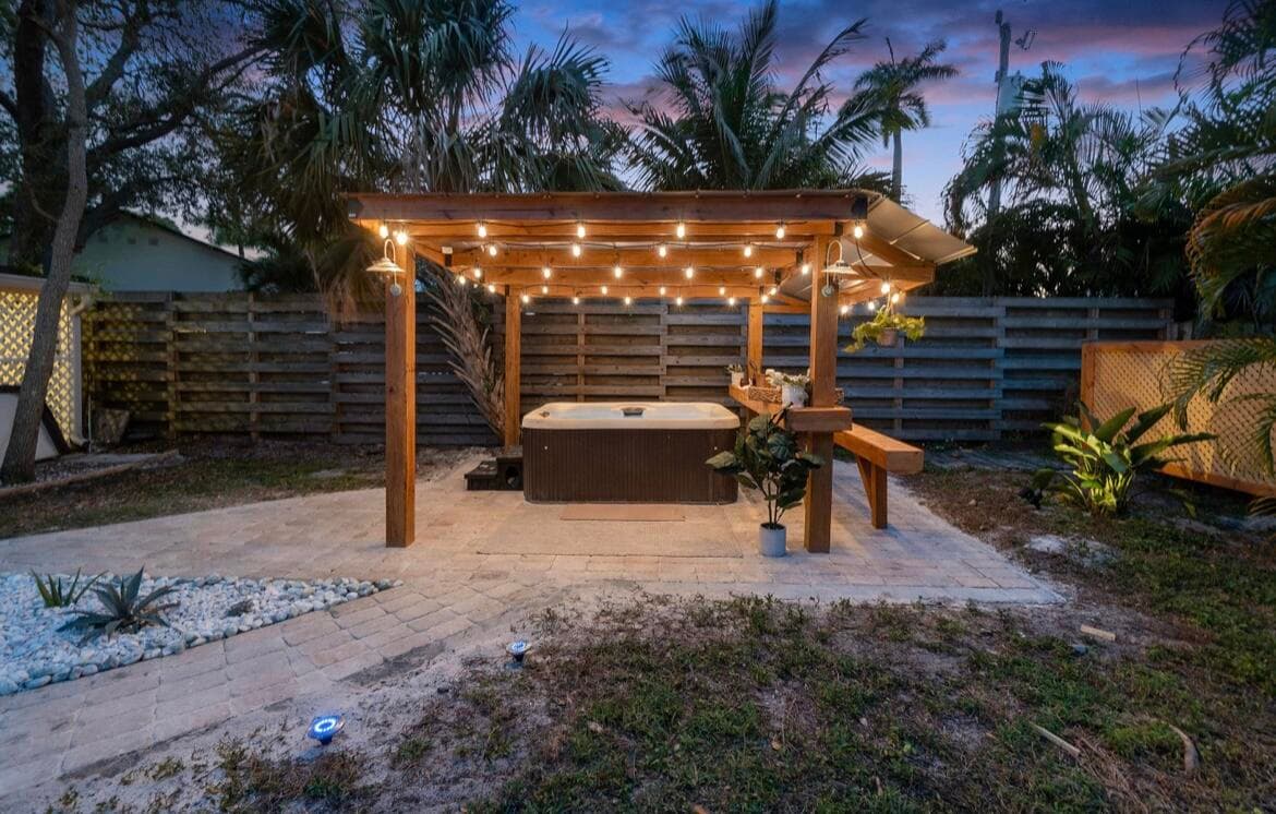 727 S Lake Drive, Lantana, FL 33462 — photo 18 of 40