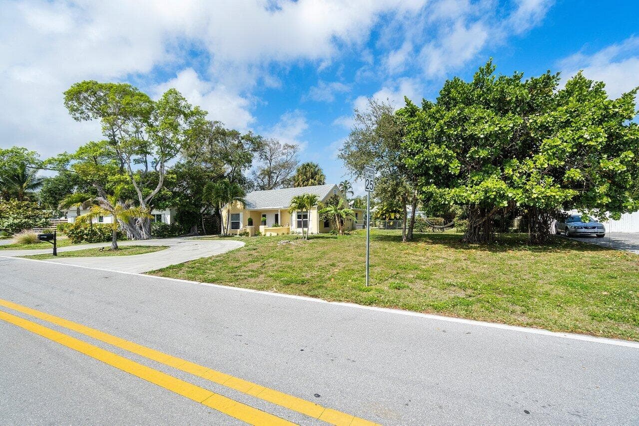 727 S Lake Drive, Lantana, FL 33462 — photo 36 of 40