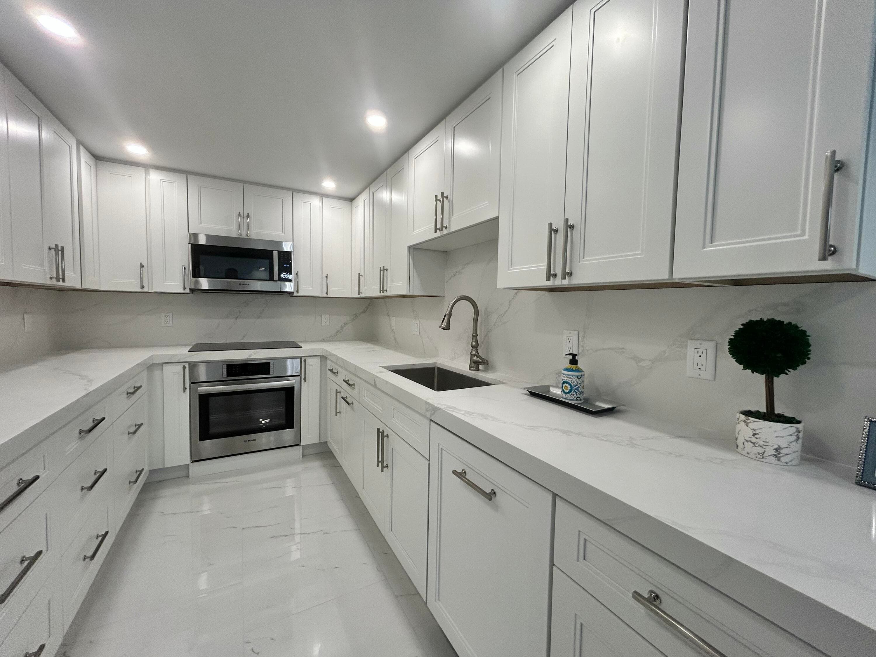 3546 S South Ocean Boulevard 405, South Palm Beach, FL 33480 — photo 10 of 23