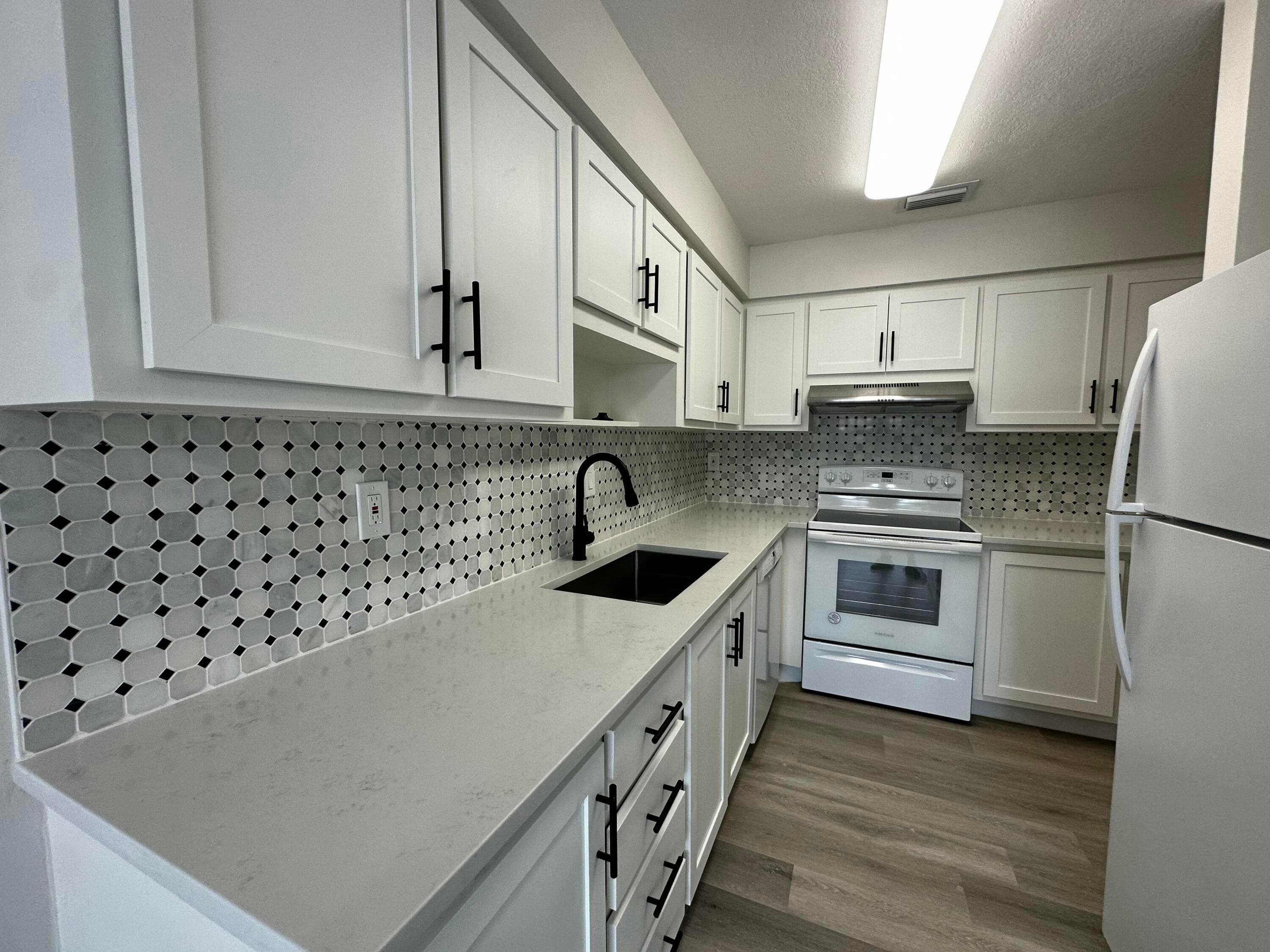 13682 Via Flora H, Delray Beach, FL 33484 — photo 11 of 28