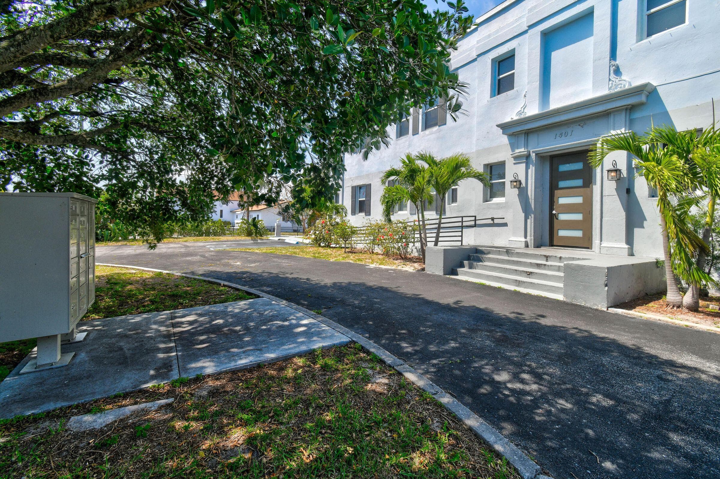 1401 Division Avenue, West Palm Beach, FL 33401 — photo 1 of 15