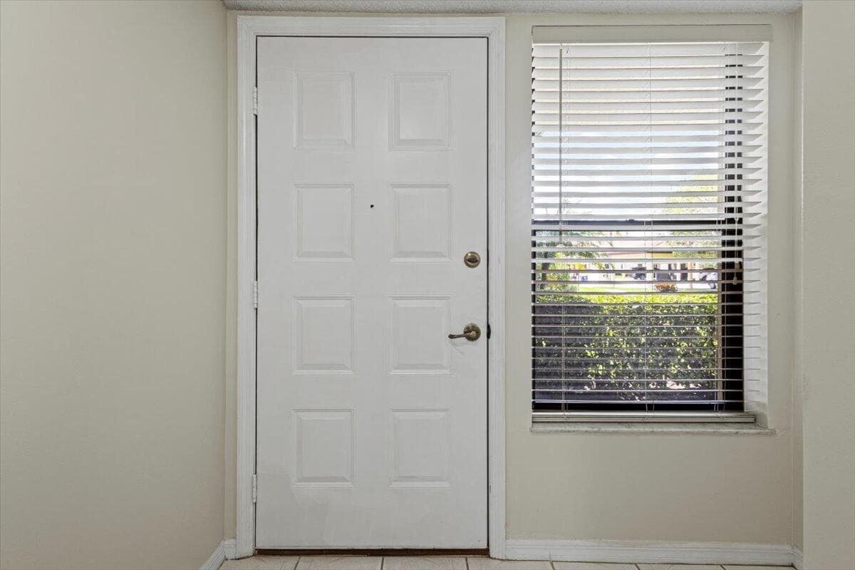 511 SW South River Drive 103, Stuart, FL 34997 — photo 5 of 40