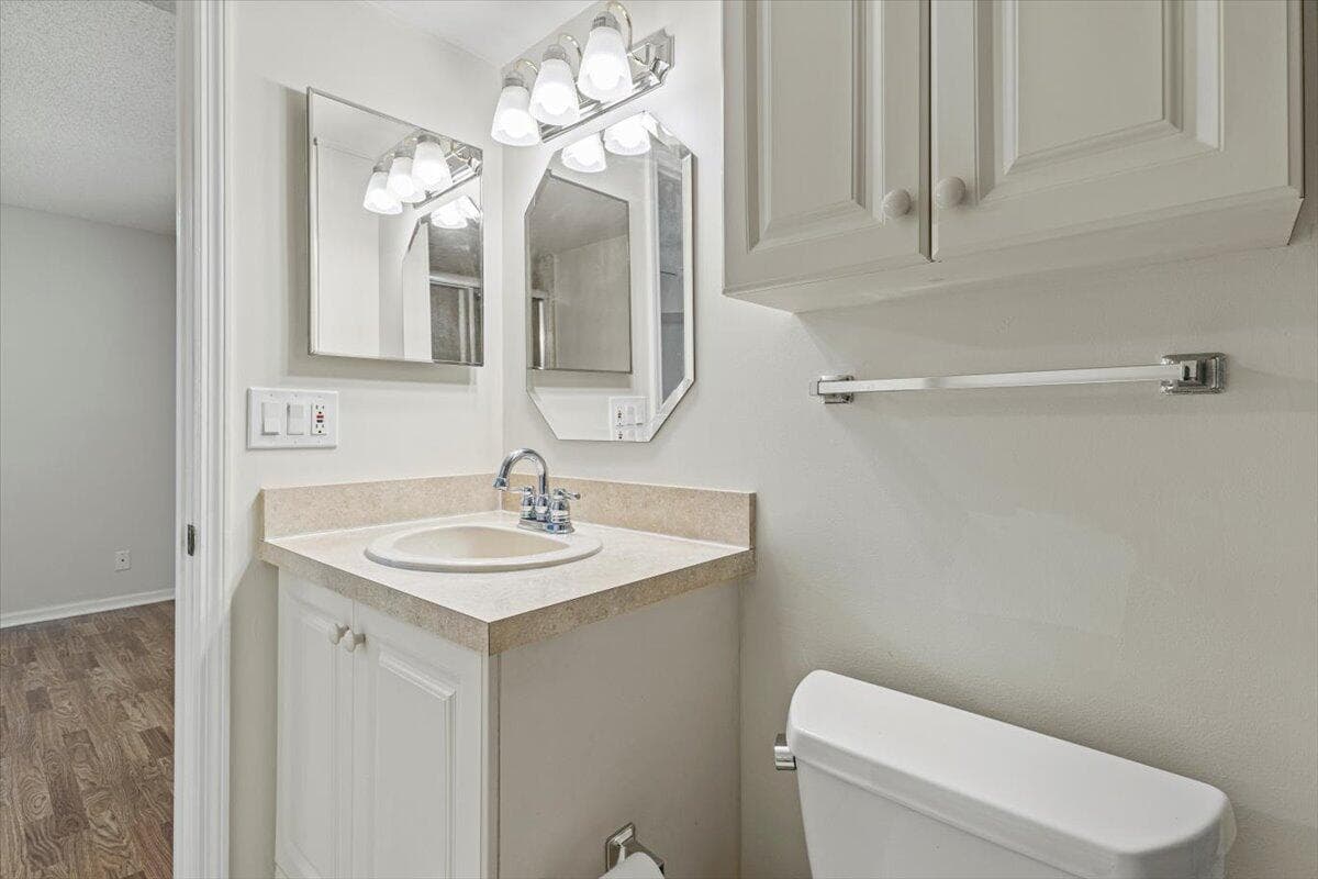 511 SW South River Drive 103, Stuart, FL 34997 — photo 26 of 40