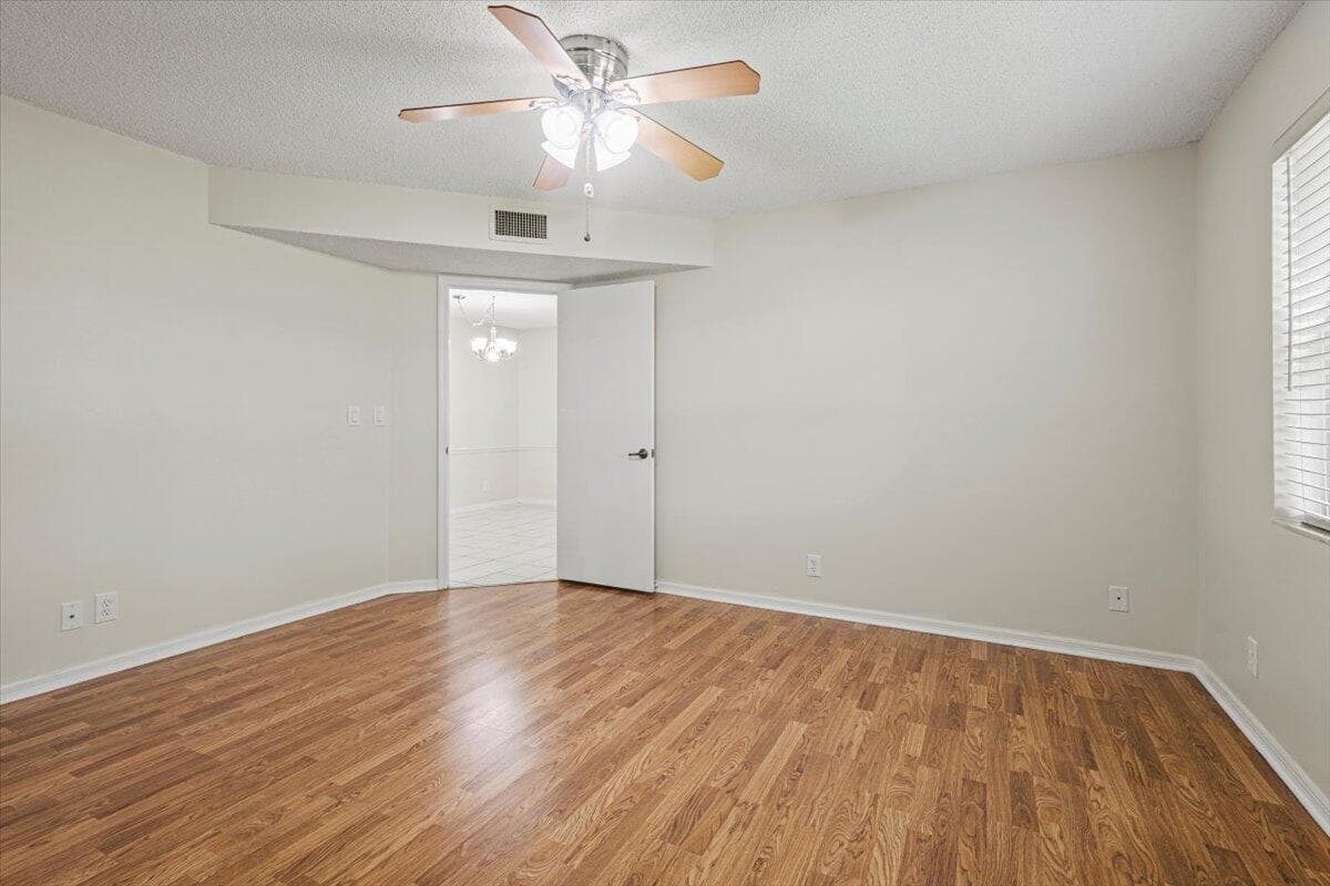 511 SW South River Drive 103, Stuart, FL 34997 — photo 12 of 40