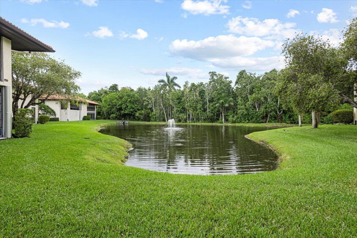 511 SW South River Drive 103, Stuart, FL 34997 — photo 35 of 40