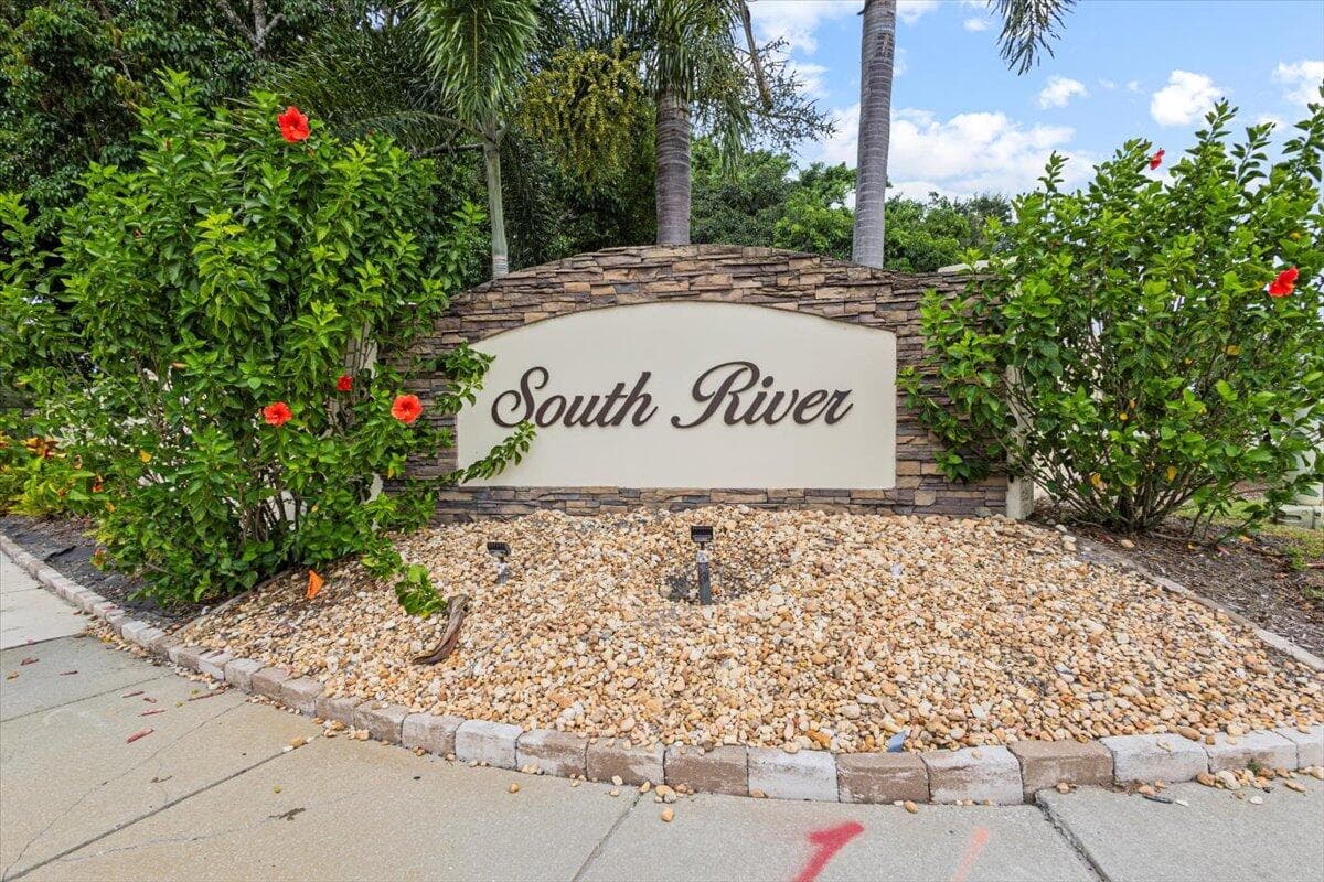 511 SW South River Drive 103, Stuart, FL 34997 — photo 1 of 40