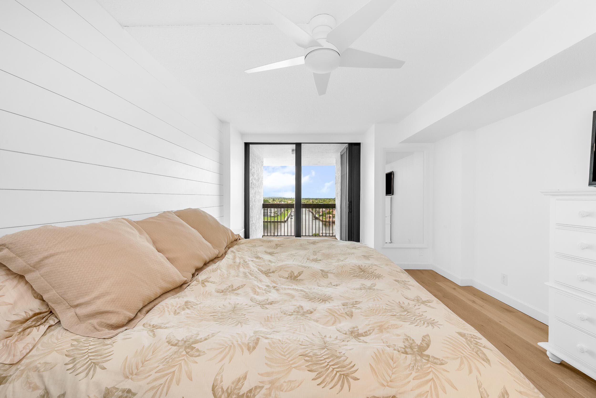 1155 Hillsboro Mile 602, Hillsboro Beach, FL 33062 — photo 17 of 32