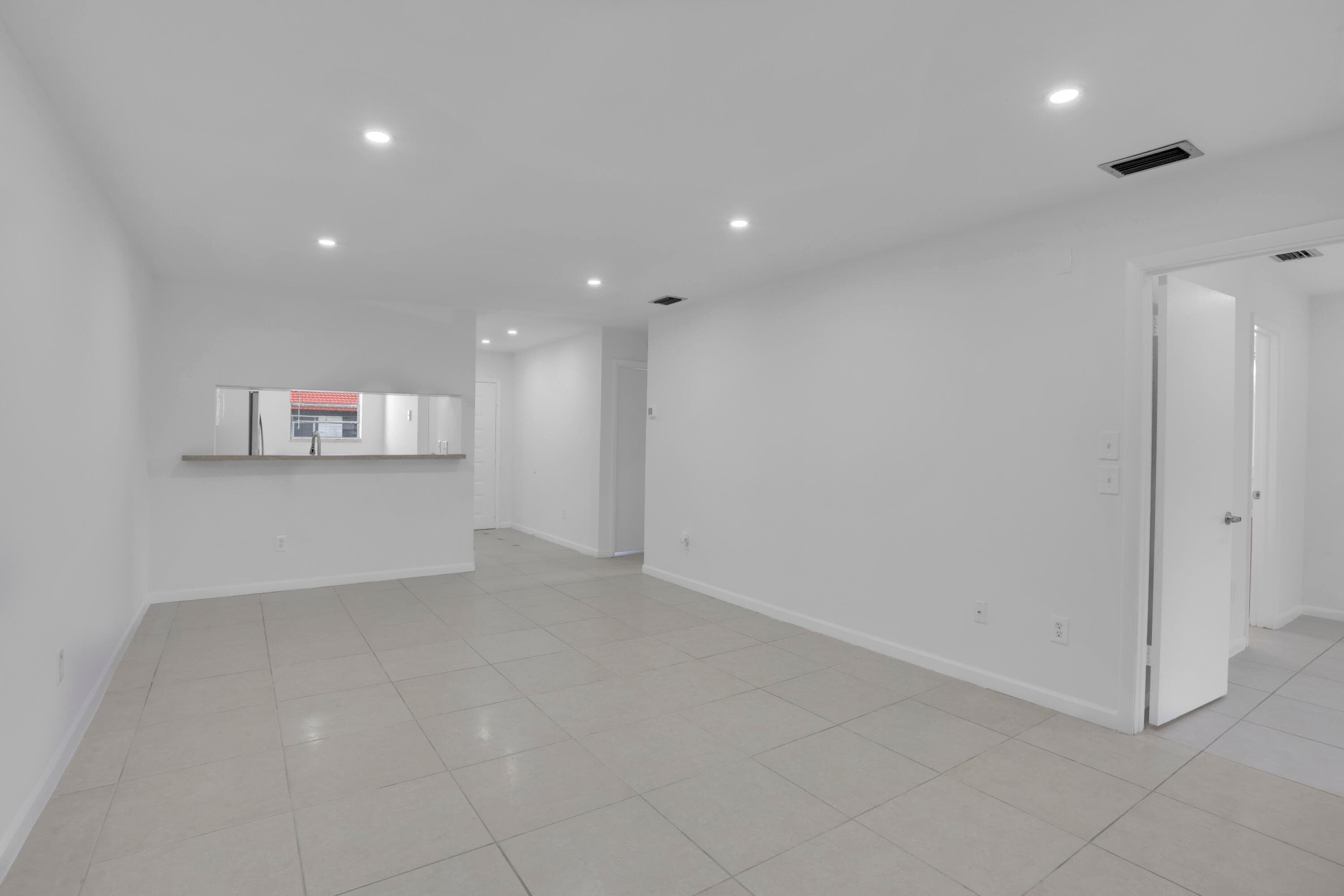 315 NW 36th Avenue, Deerfield Beach, FL 33442 — photo 10 of 26