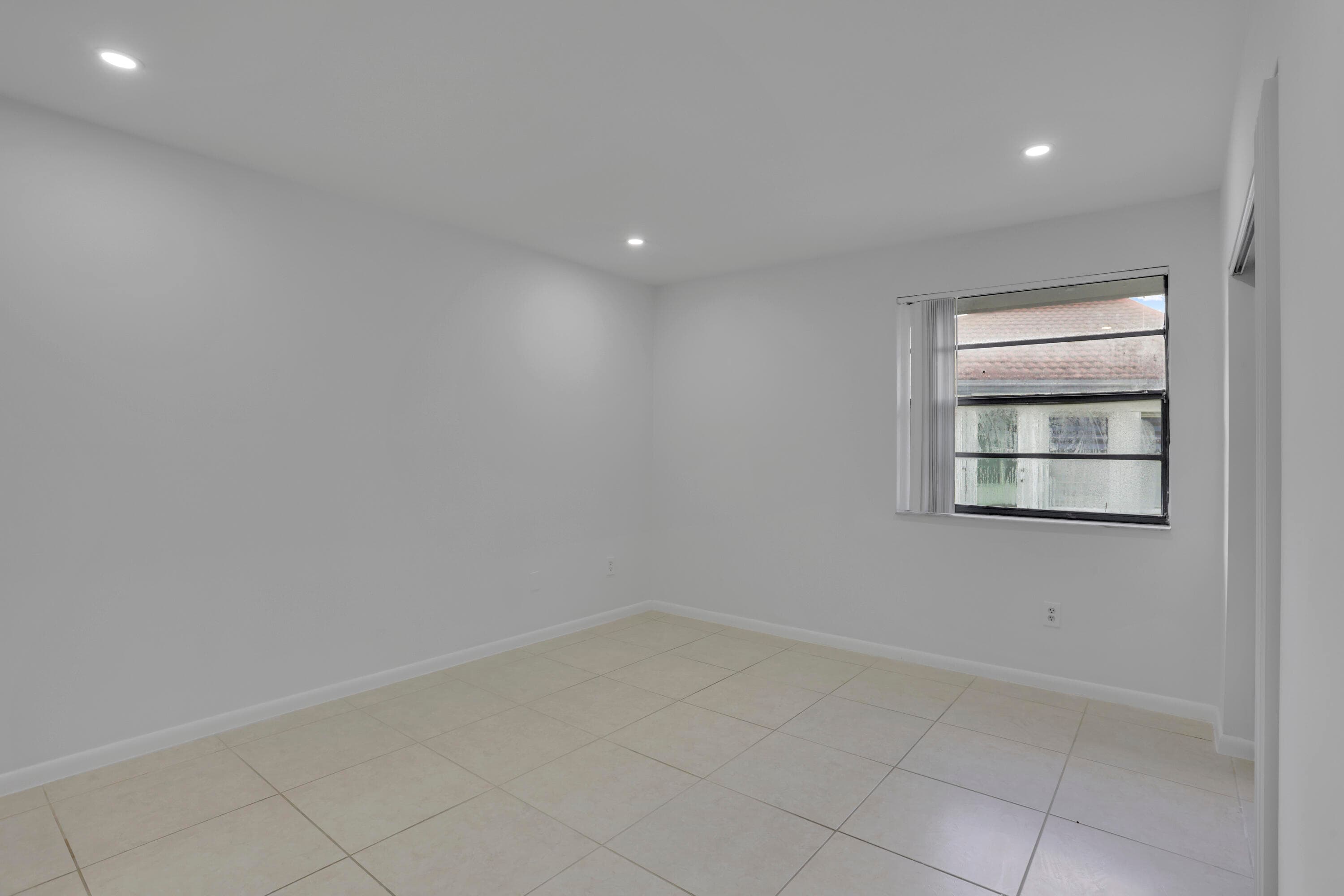 315 NW 36th Avenue, Deerfield Beach, FL 33442 — photo 13 of 26