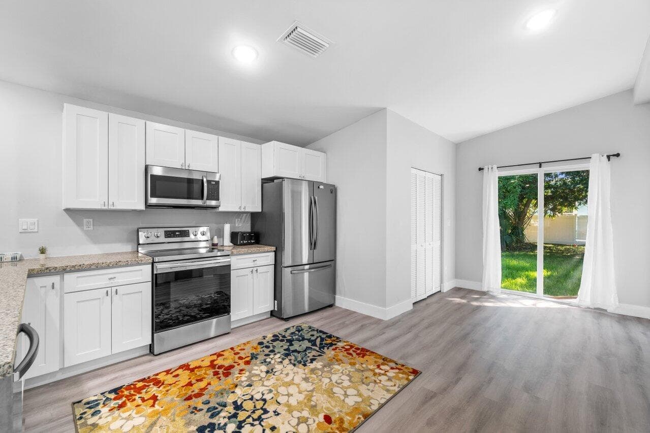 408 SW 4th Street, Delray Beach, FL 33444 — photo 12 of 31