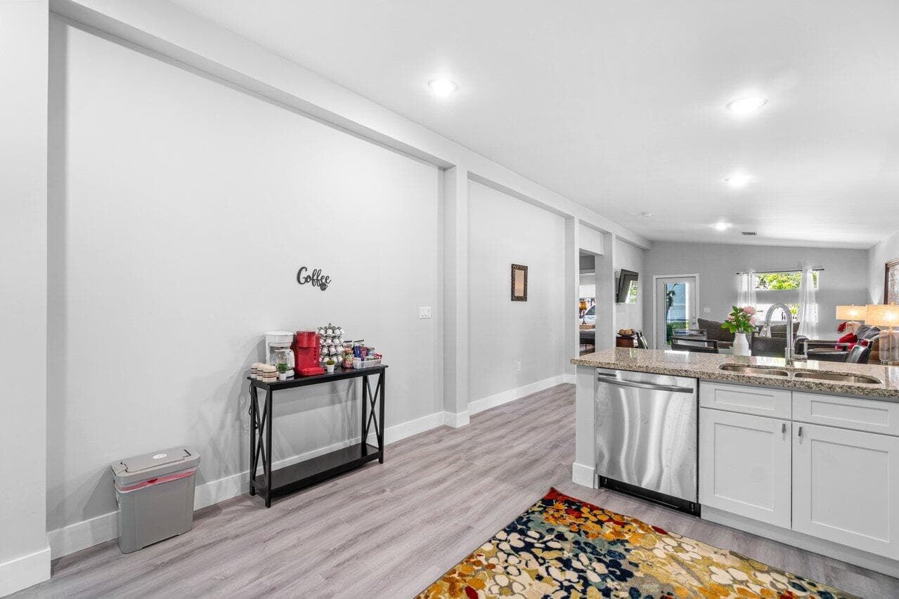 408 SW 4th Street, Delray Beach, FL 33444 — photo 13 of 31