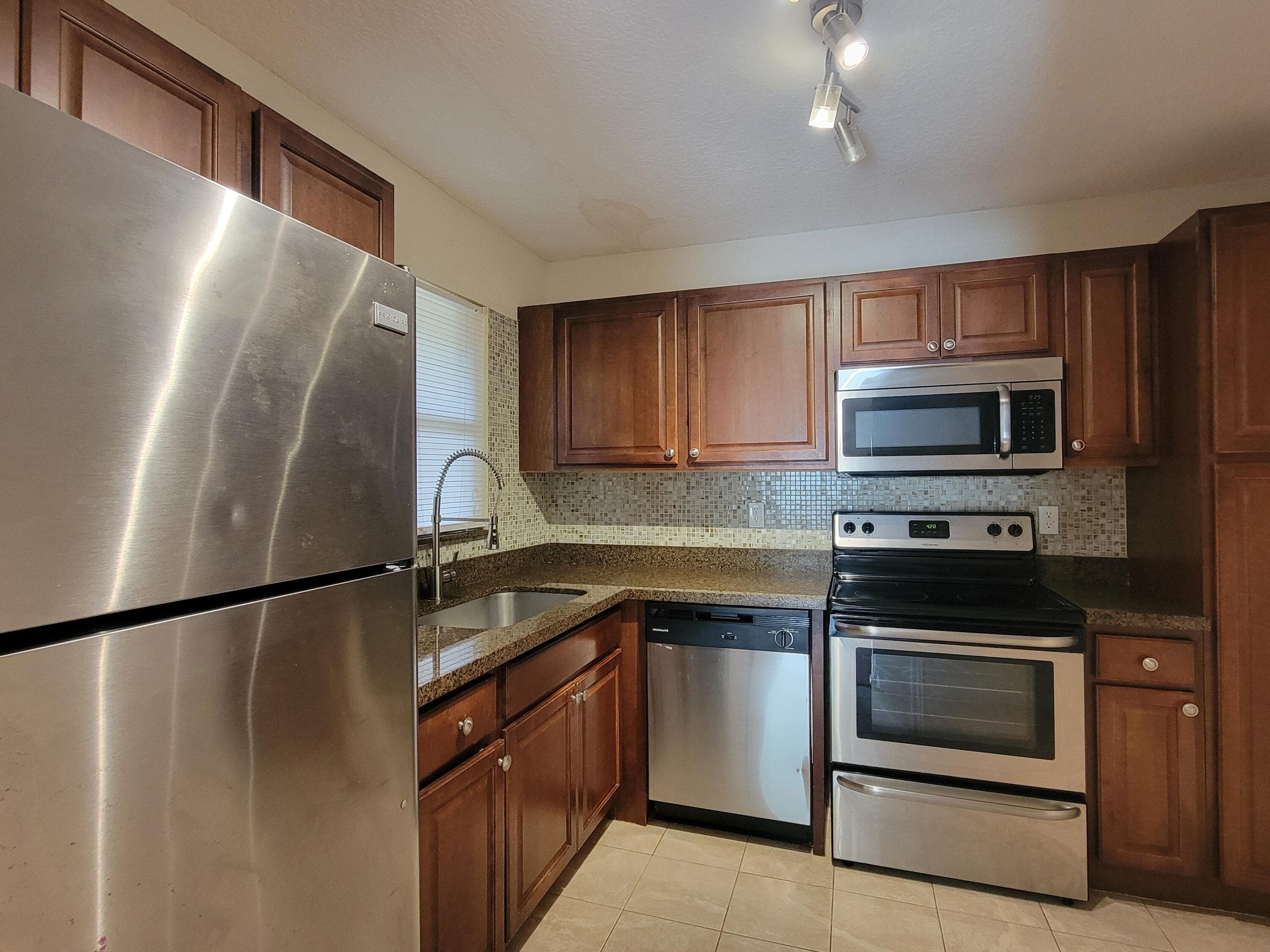 2539 NW 49 Terrace 703, Coconut Creek, FL 33063 — photo 6 of 37