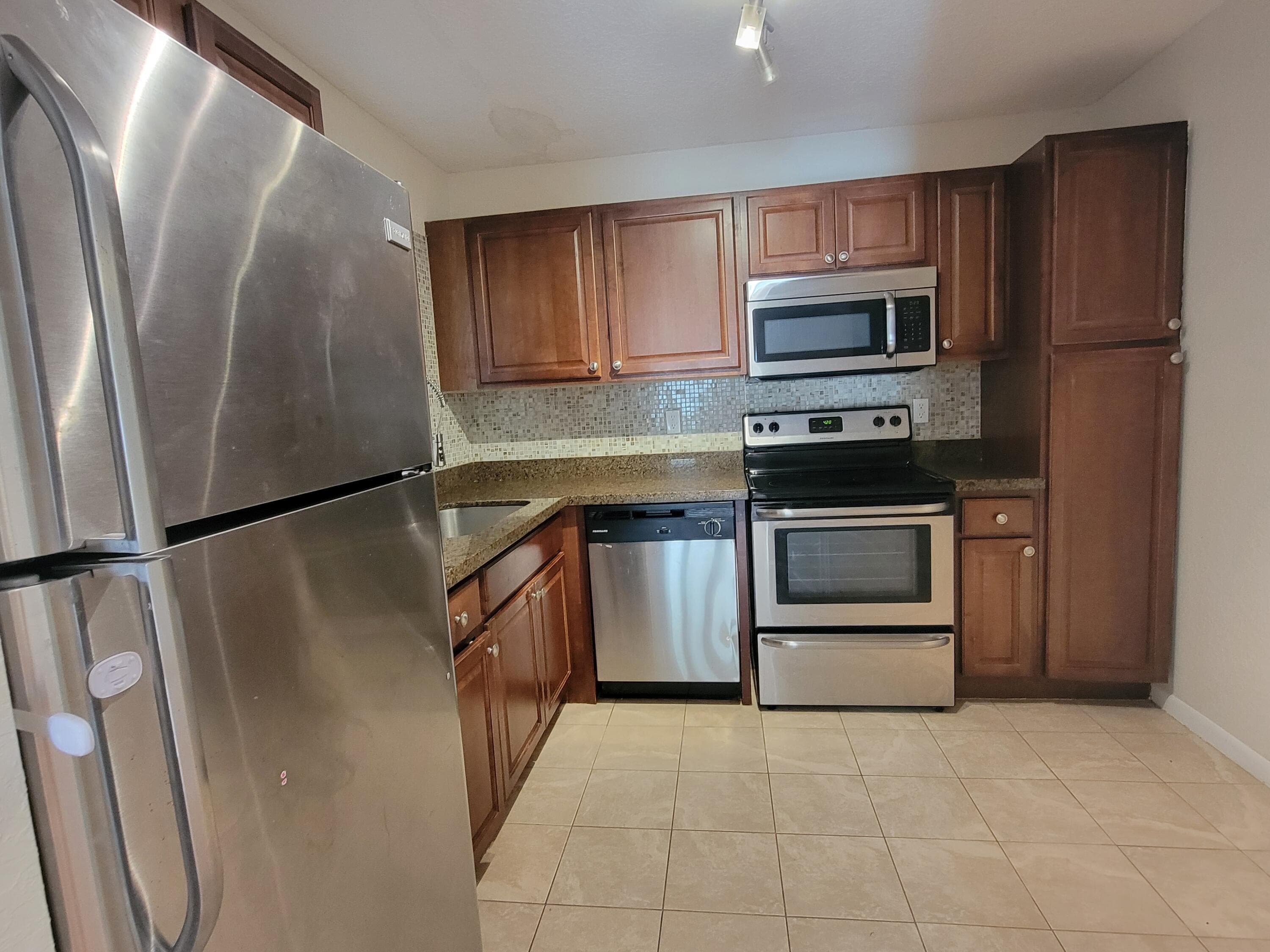 2539 NW 49 Terrace 703, Coconut Creek, FL 33063 — photo 5 of 37