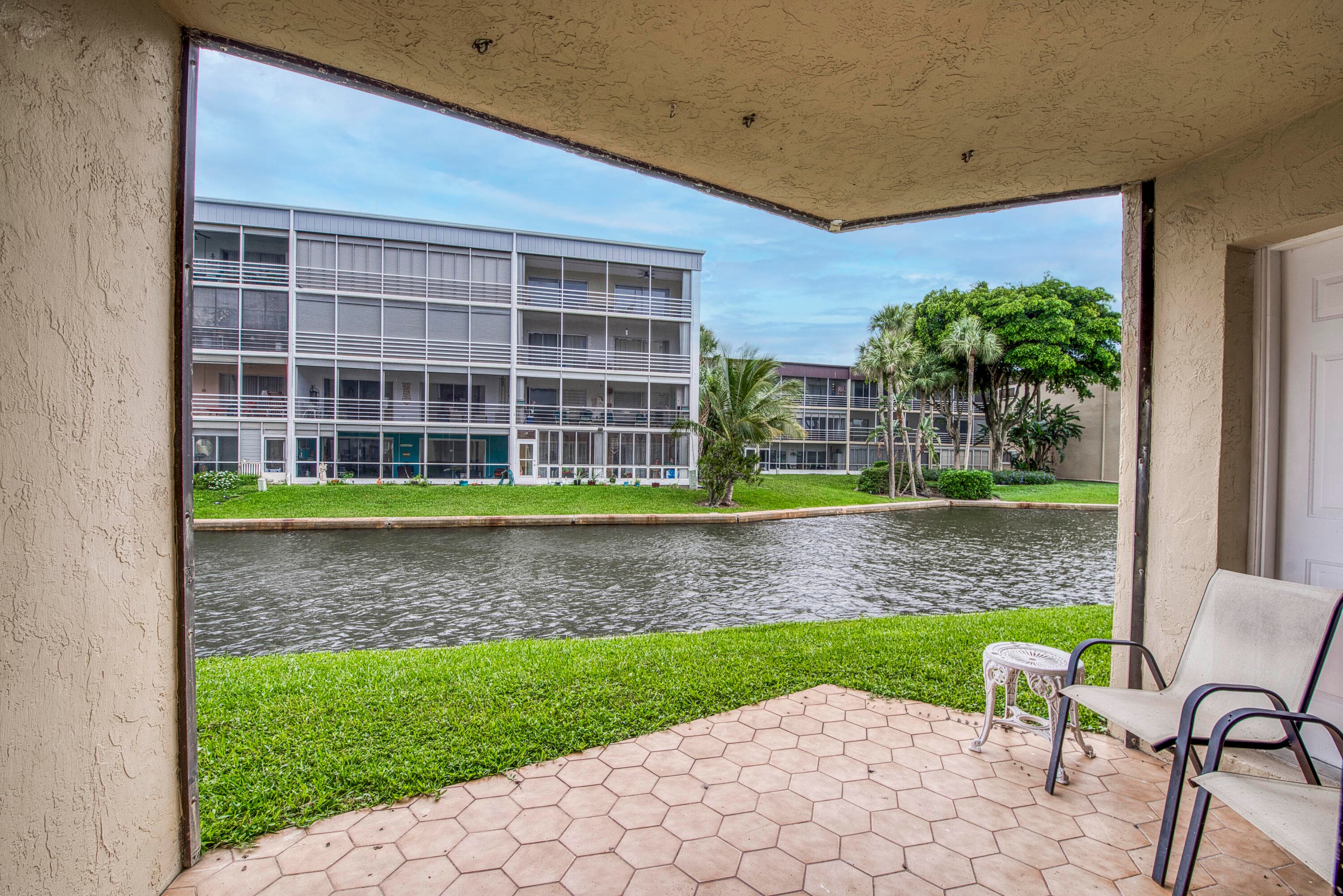 896 N Federal Highway 128, Lantana, FL 33462 — photo 2 of 18