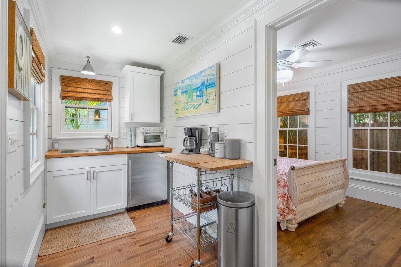 918 NE 5th Street, Delray Beach, FL 33483 — photo 24 of 28
