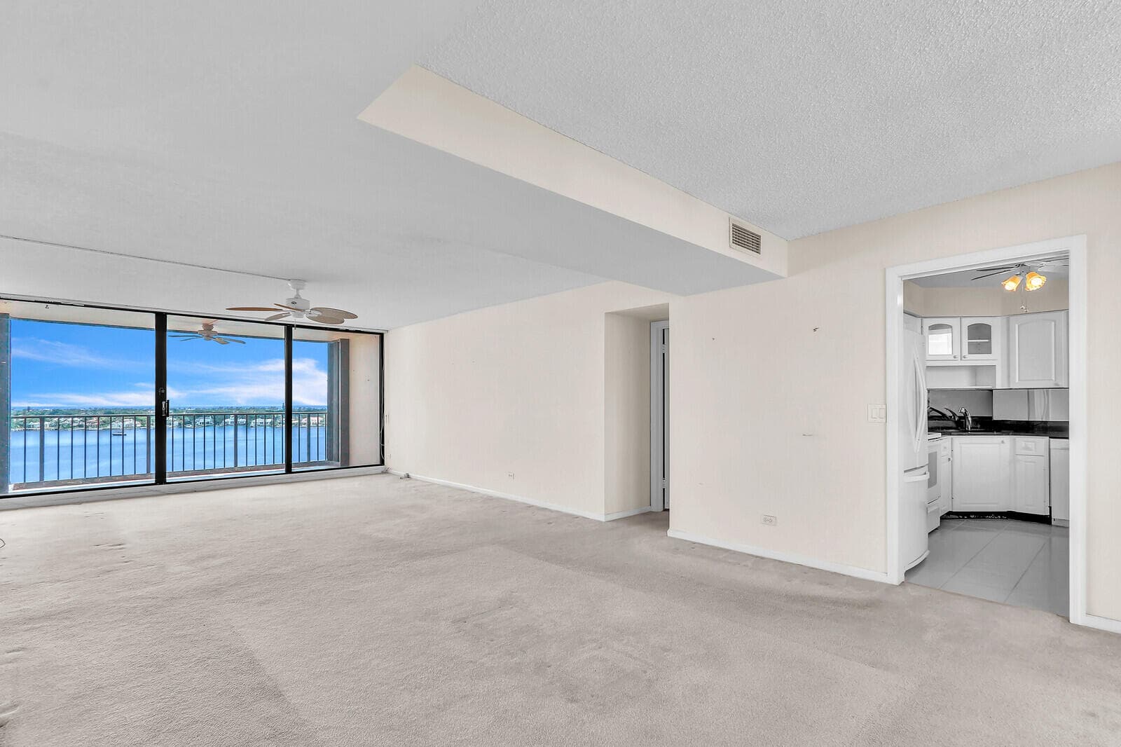 132 Lakeshore Drive 1117, North Palm Beach, FL 33408 — photo 5 of 35