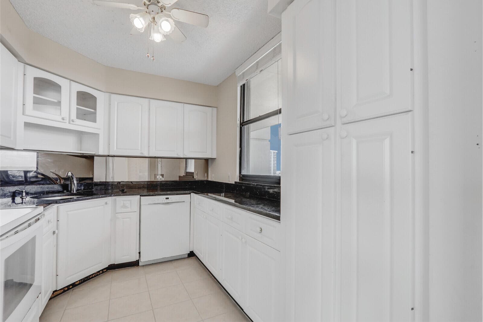 132 Lakeshore Drive 1117, North Palm Beach, FL 33408 — photo 14 of 35