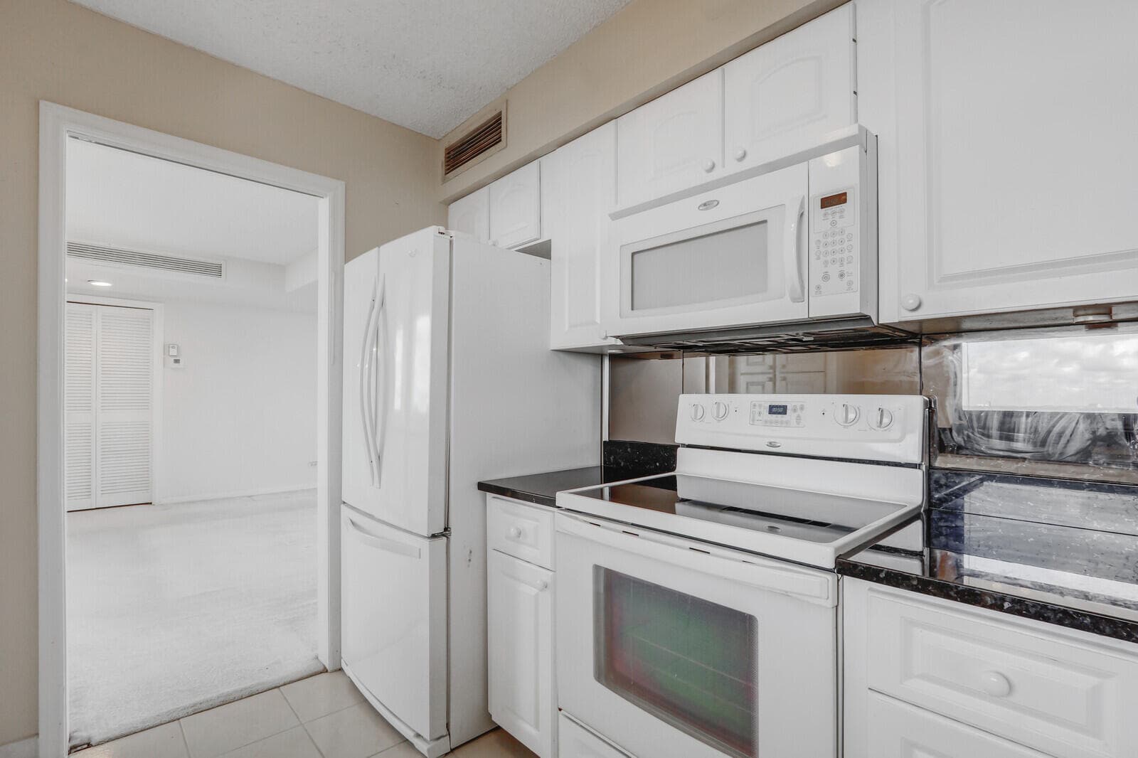 132 Lakeshore Drive 1117, North Palm Beach, FL 33408 — photo 13 of 35