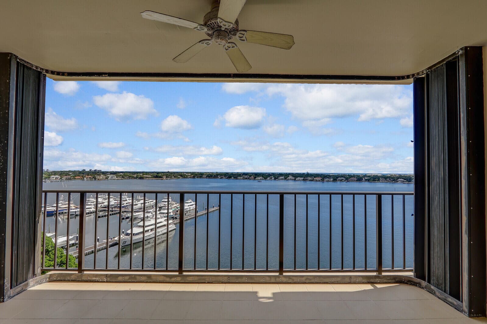 132 Lakeshore Drive 1117, North Palm Beach, FL 33408 — photo 24 of 35