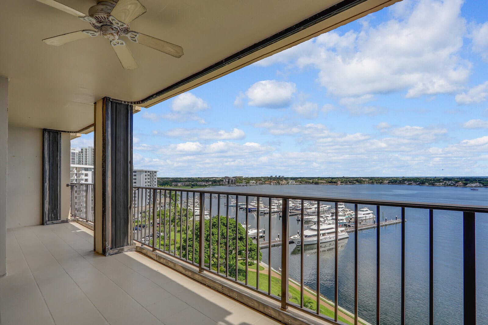 132 Lakeshore Drive 1117, North Palm Beach, FL 33408 — photo 25 of 35