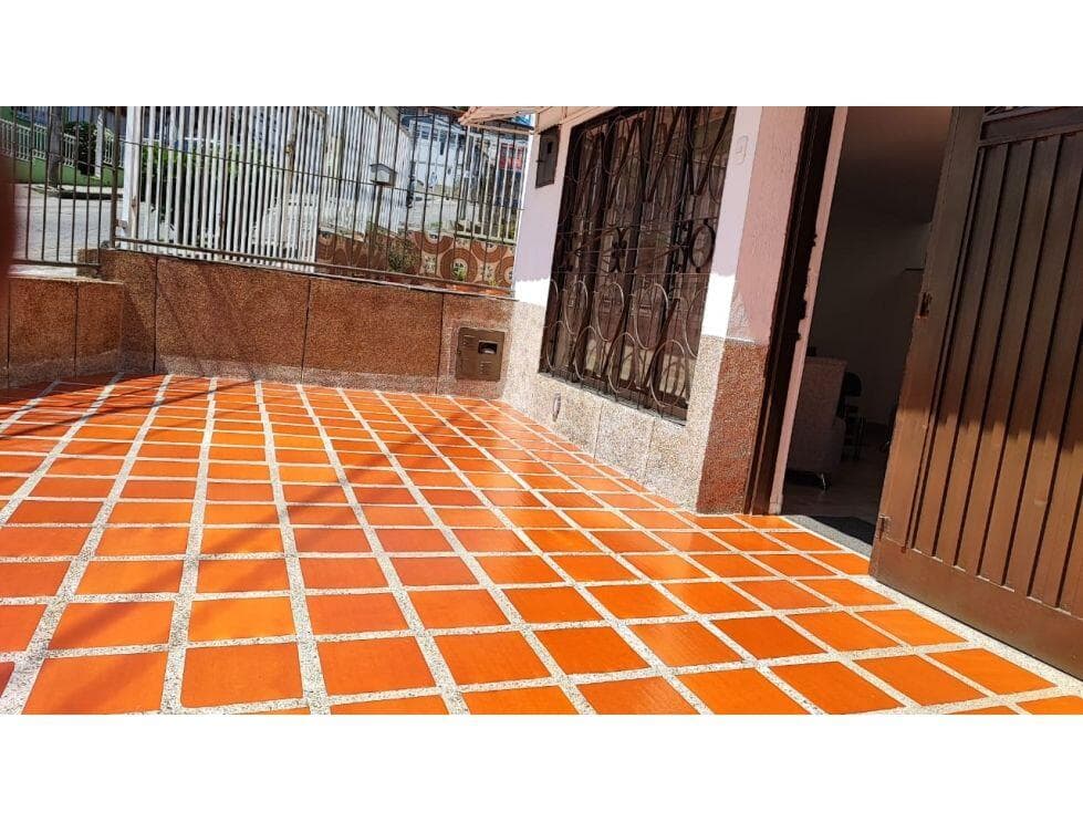 8-77 Carrera 8va. Barrio Chipre 8-77 — photo 1 of 20