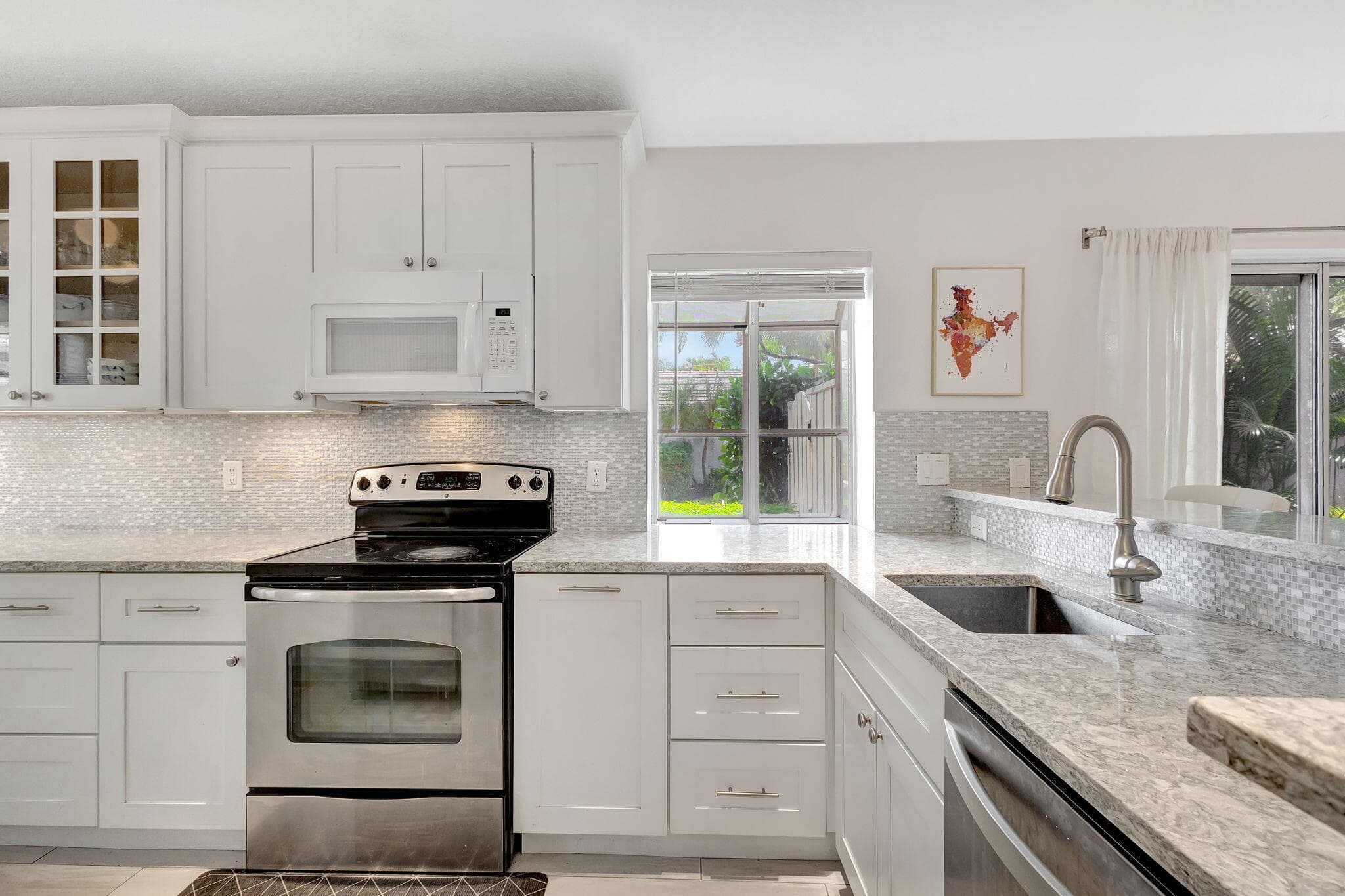 15 Admirals Court, Palm Beach Gardens, FL 33418 — photo 5 of 25