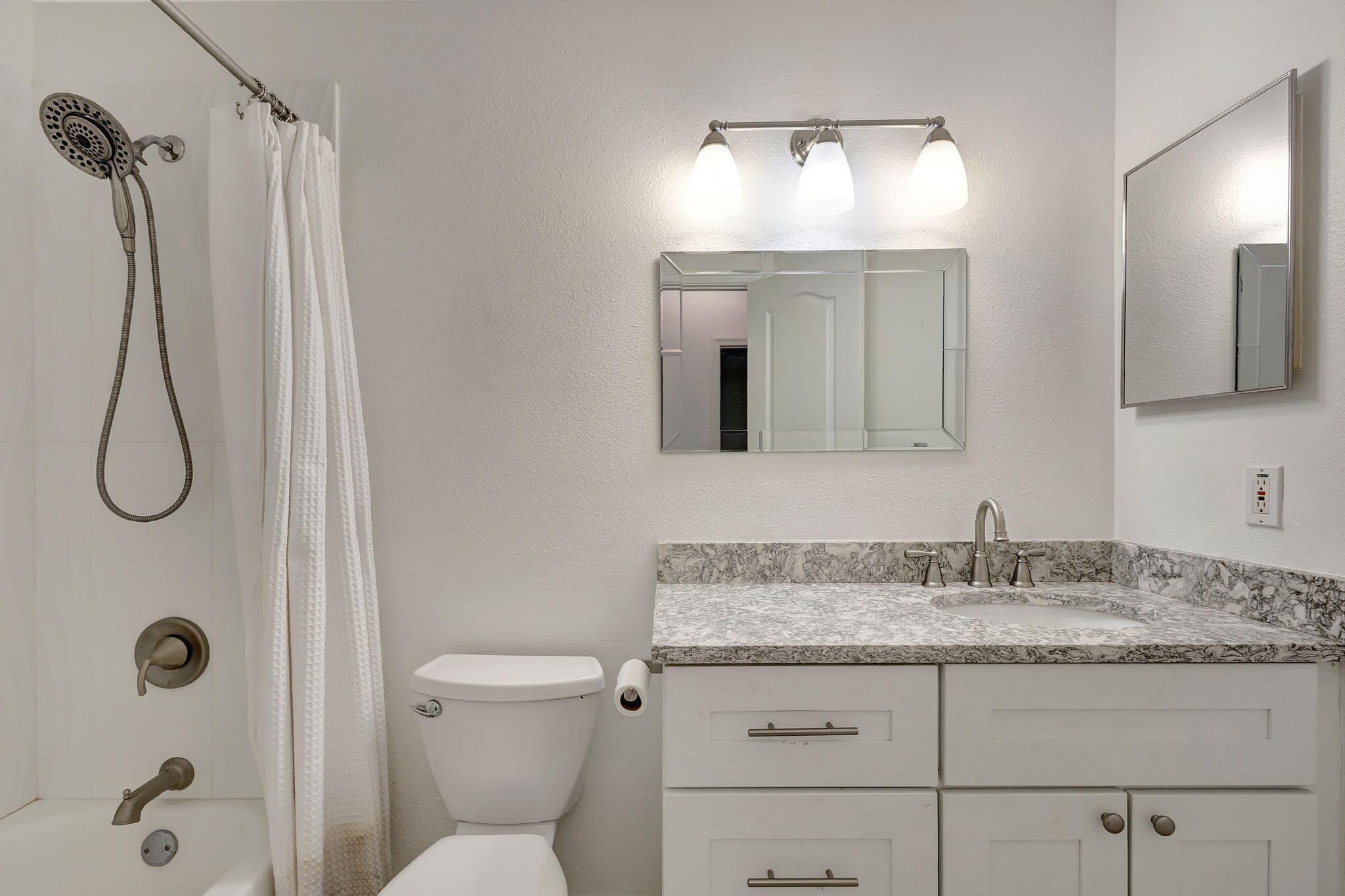 15 Admirals Court, Palm Beach Gardens, FL 33418 — photo 21 of 25