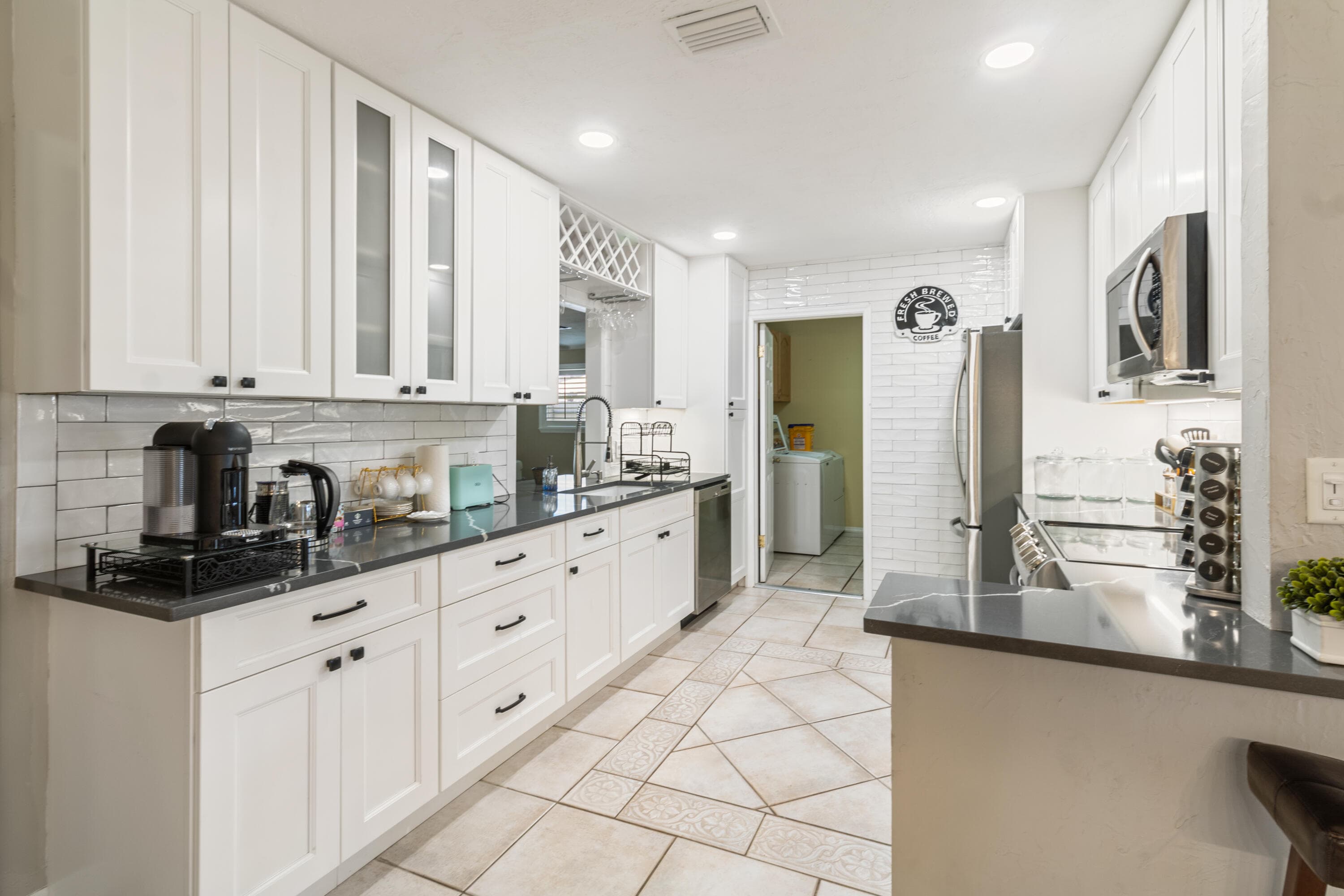 2258 Palmetto Road, West Palm Beach, FL 33406 — photo 3 of 19