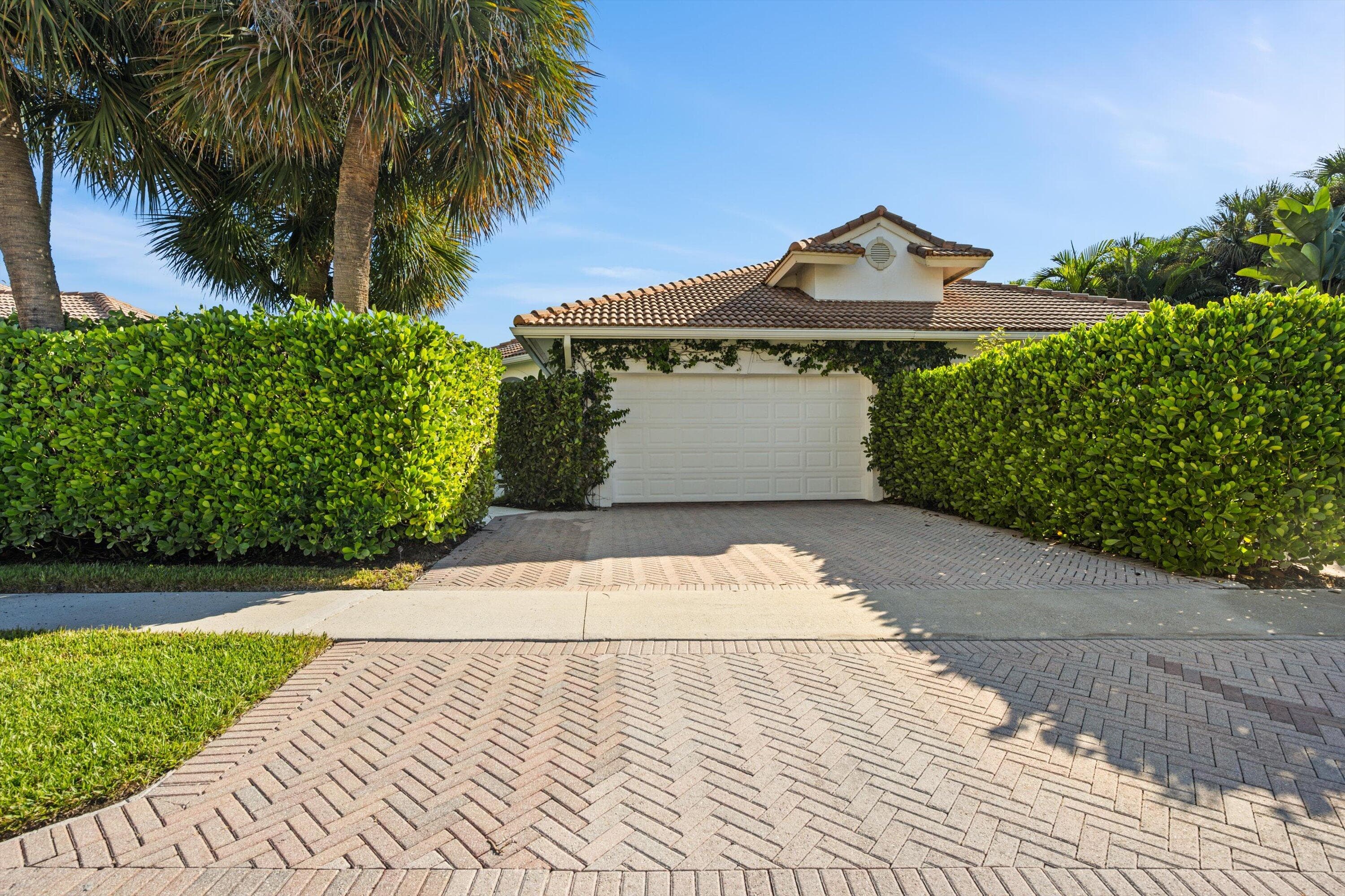 2940 Twin Oaks Way, Wellington, FL 33414 — photo 2 of 24