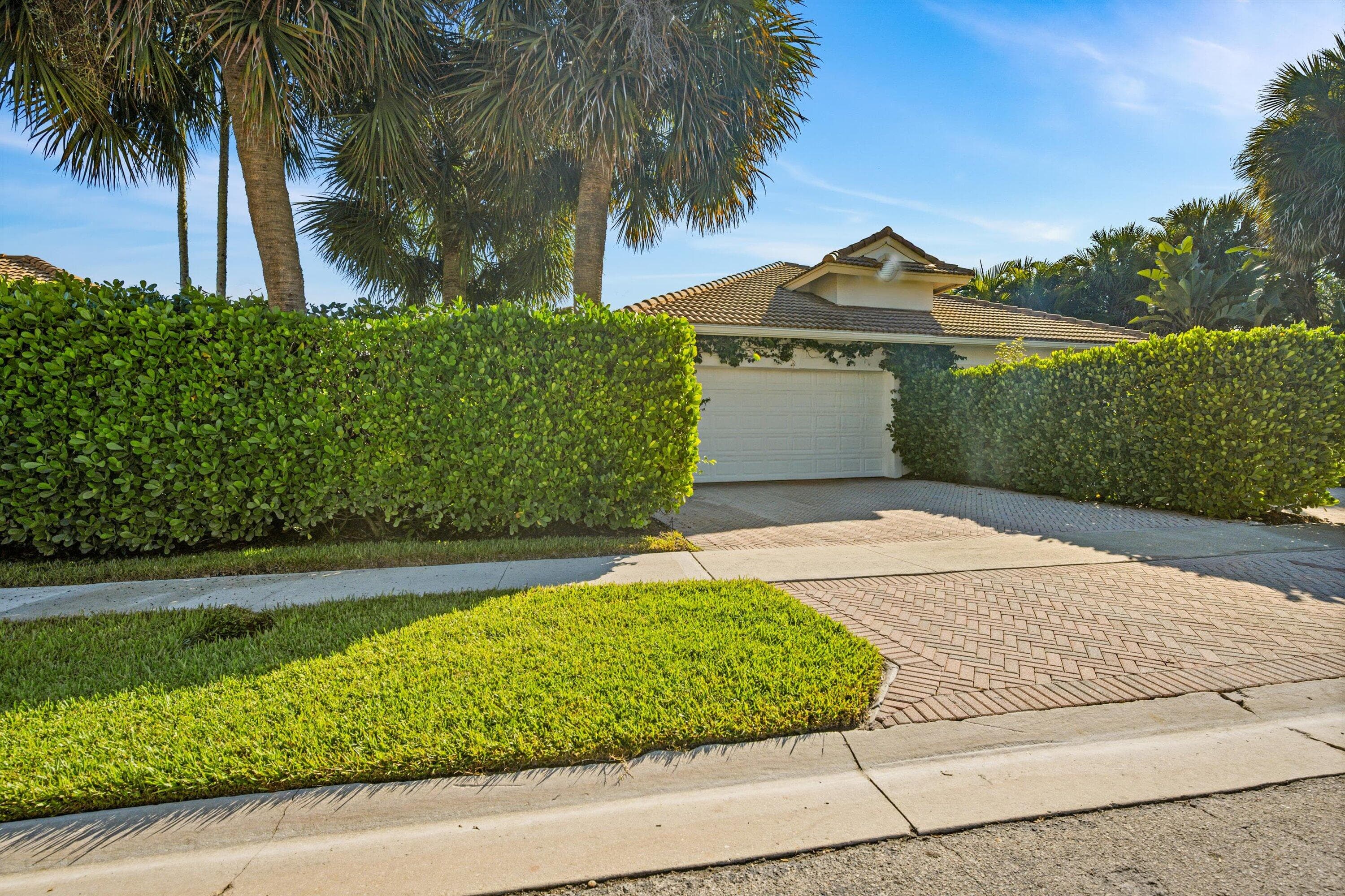 2940 Twin Oaks Way, Wellington, FL 33414 — photo 3 of 24