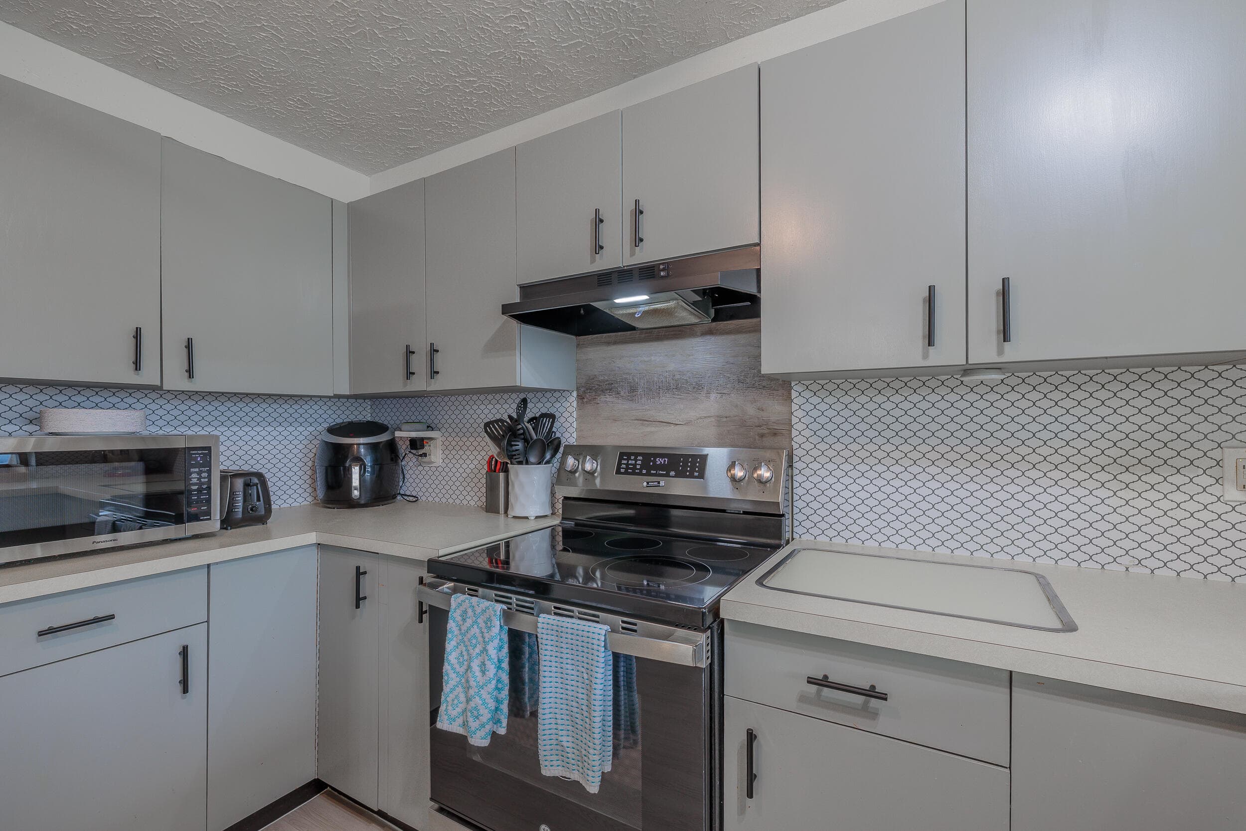 2349 SE Avalon Road, Port St. Lucie, FL 34952 — photo 9 of 35