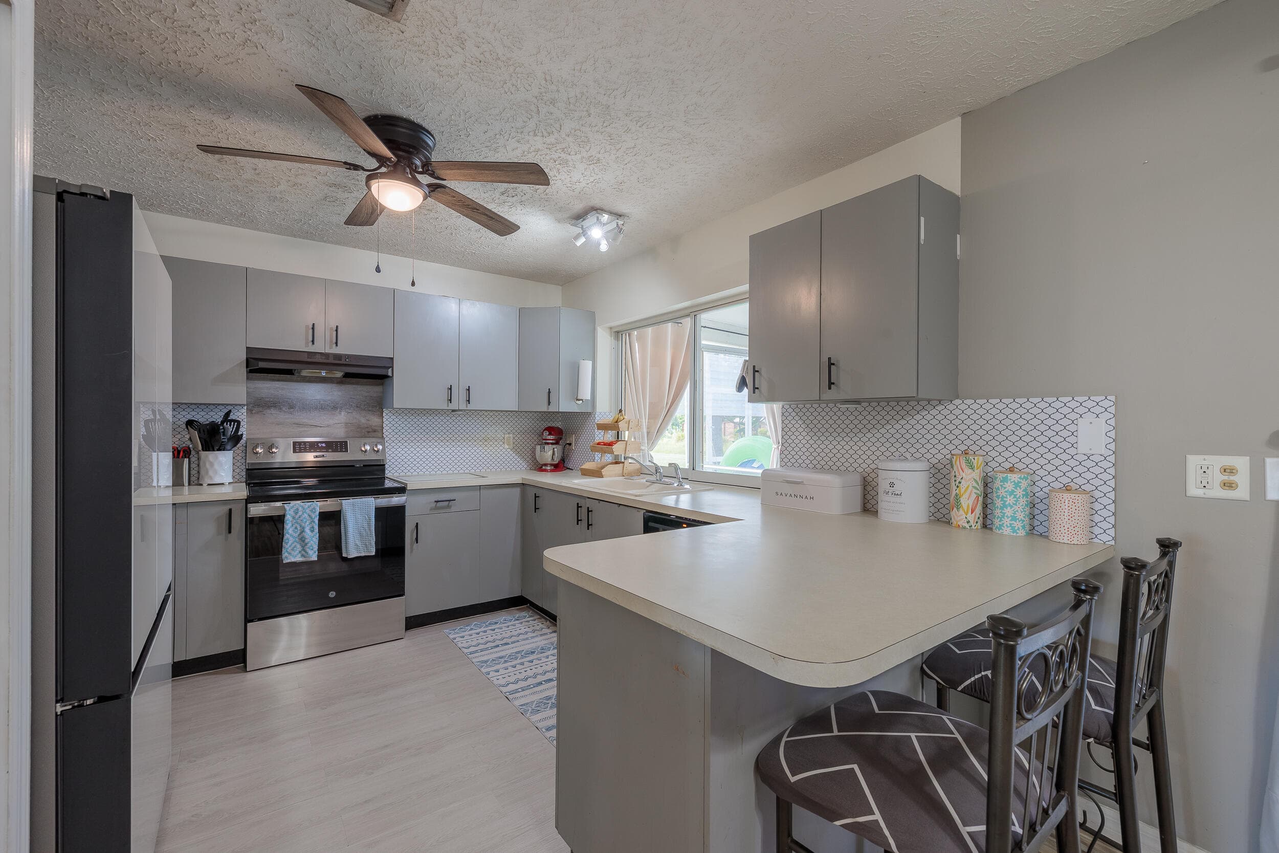 2349 SE Avalon Road, Port St. Lucie, FL 34952 — photo 7 of 35