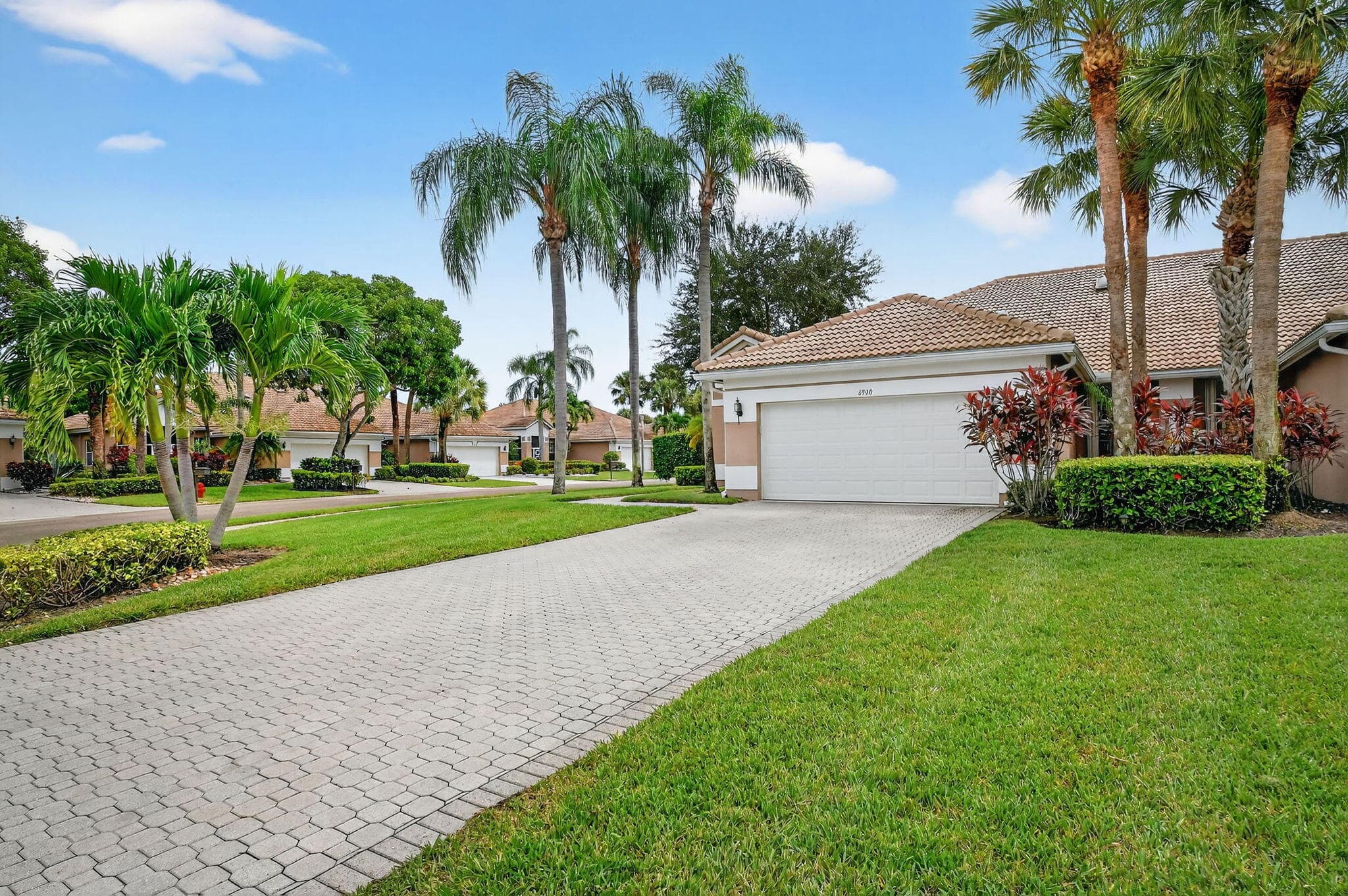 6900 Cairnwell Drive, Boynton Beach, FL 33472 — photo 2 of 56