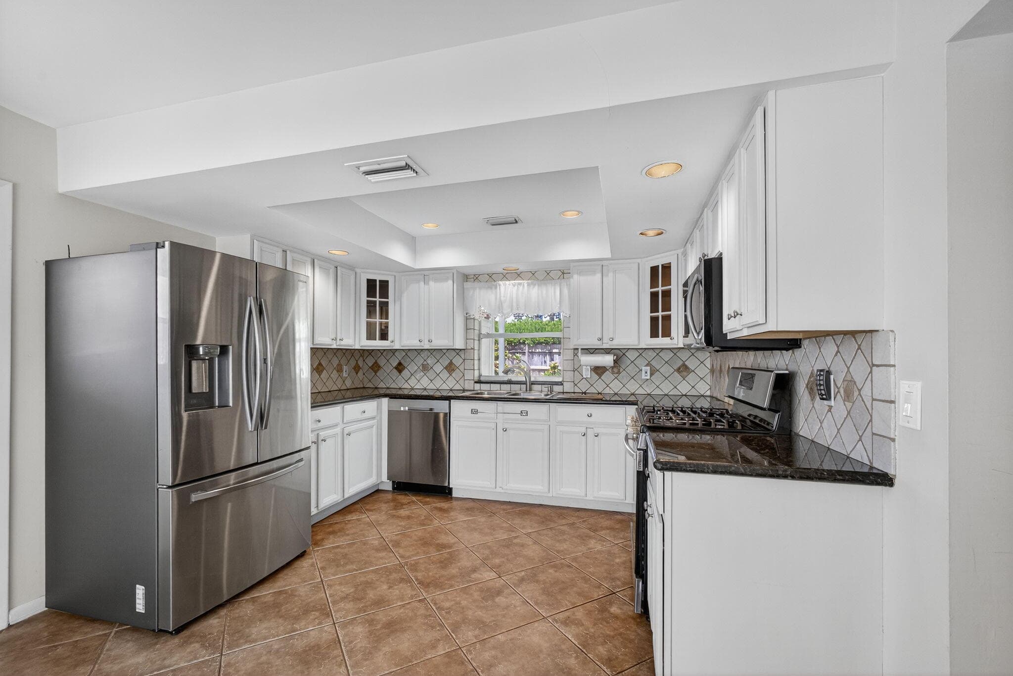 4359 Gardenia Drive, Palm Beach Gardens, FL 33410 — photo 3 of 51