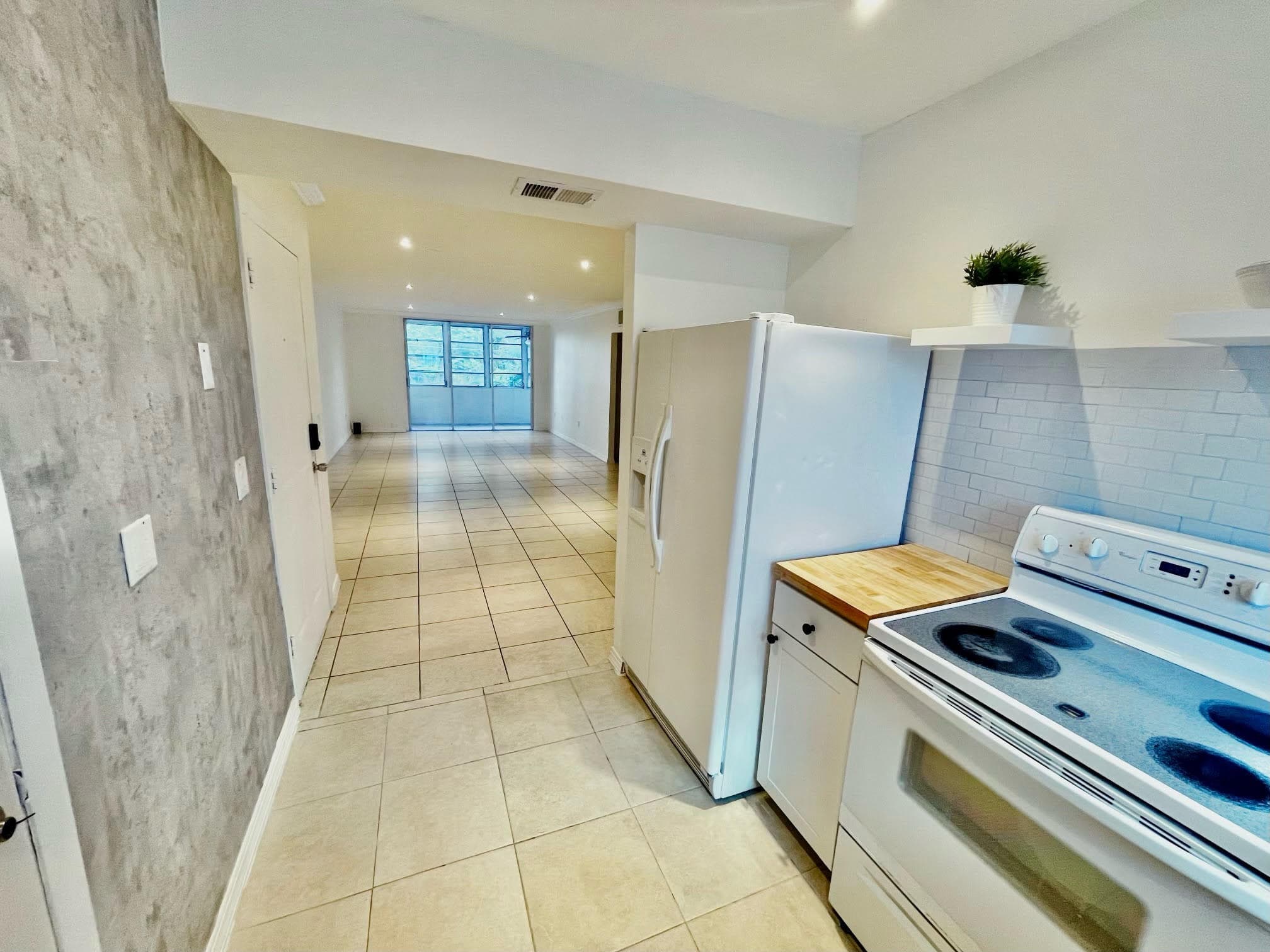 1410 S Federal Highway 205, Lake Worth Beach, FL 33460 — photo 1 of 11