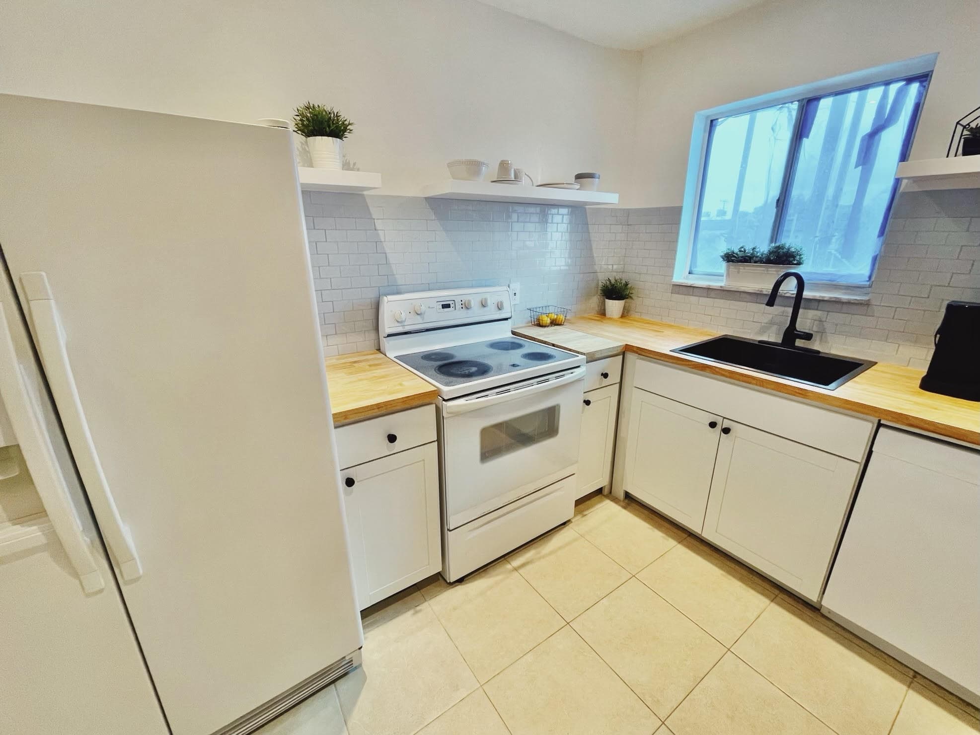 1410 S Federal Highway 205, Lake Worth Beach, FL 33460 — photo 3 of 11