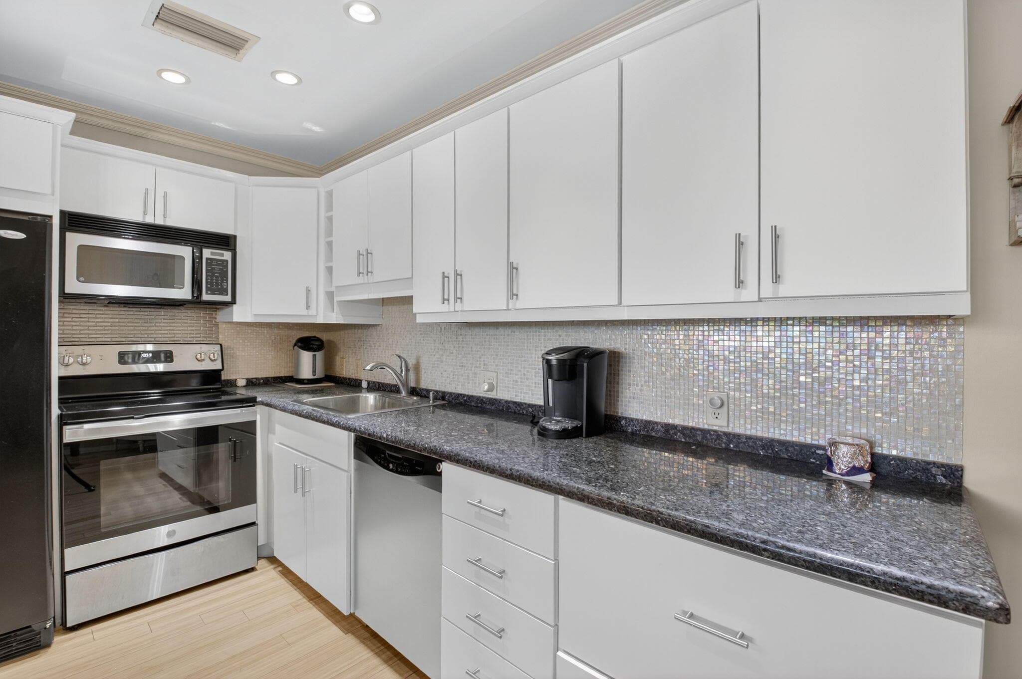 125 Suffolk C, Boca Raton, FL 33434 — photo 4 of 50
