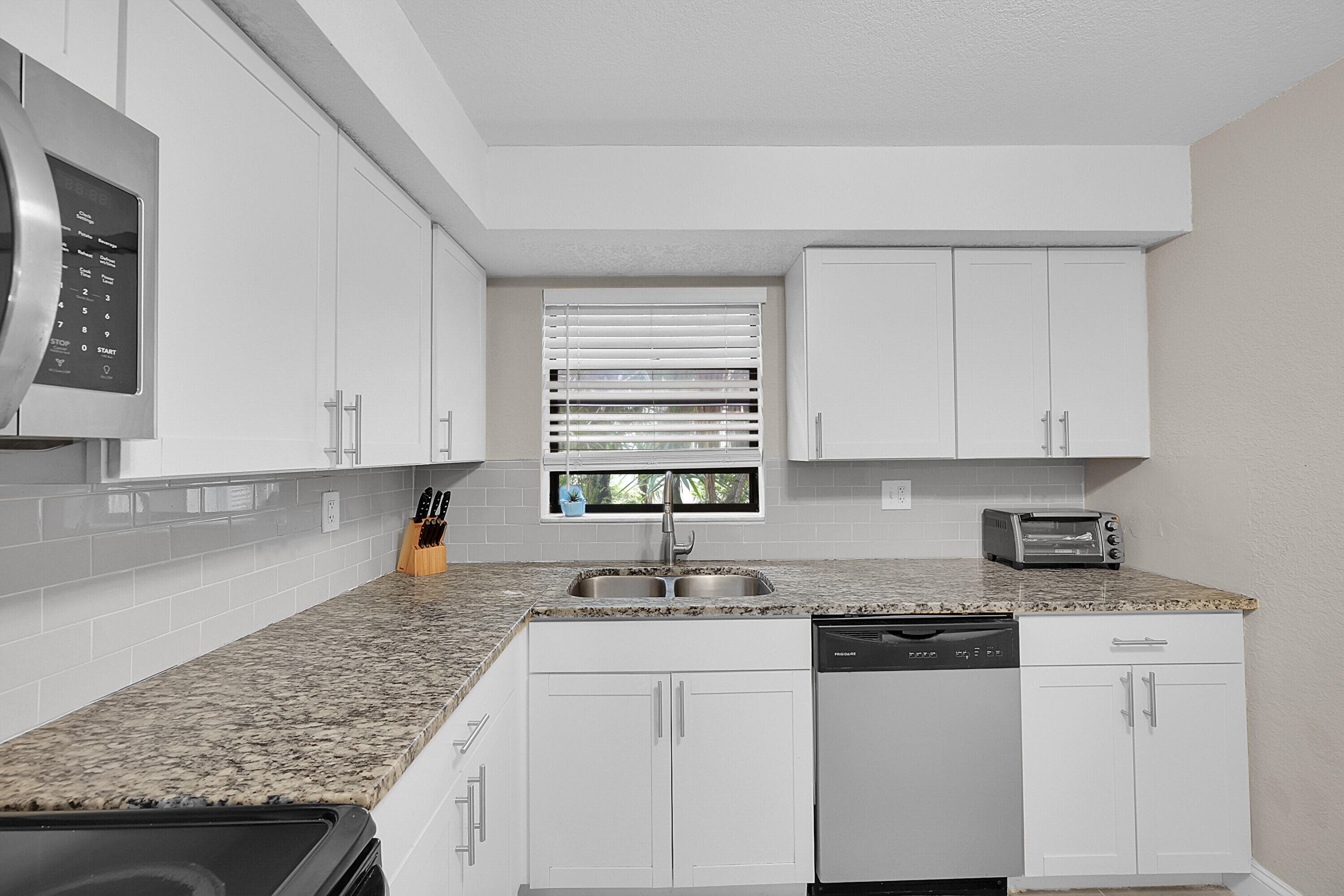 497 Piedmont K, Delray Beach, FL 33484 — photo 11 of 43