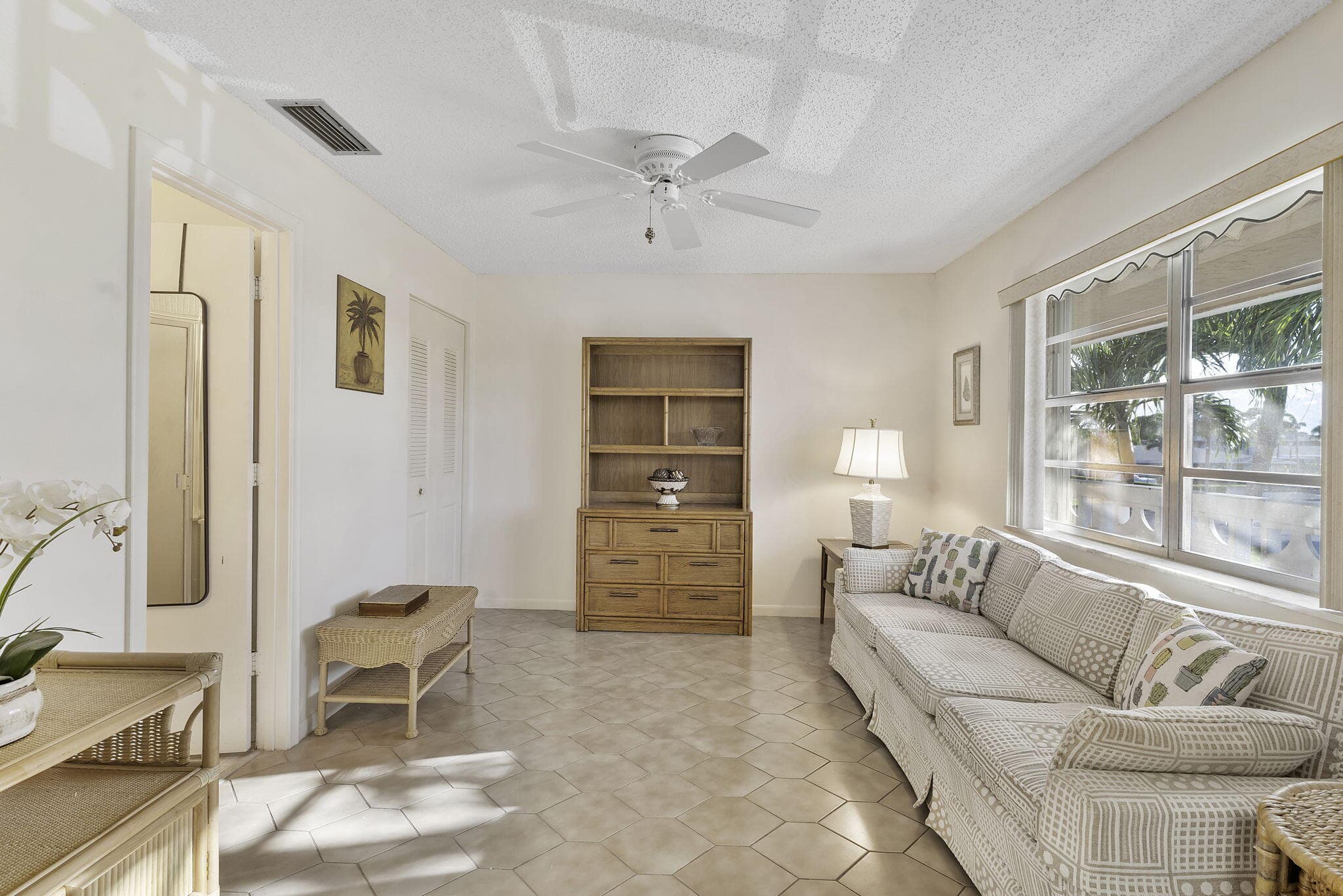 1050 Citrus 202, Delray Beach, FL 33445 — photo 4 of 26