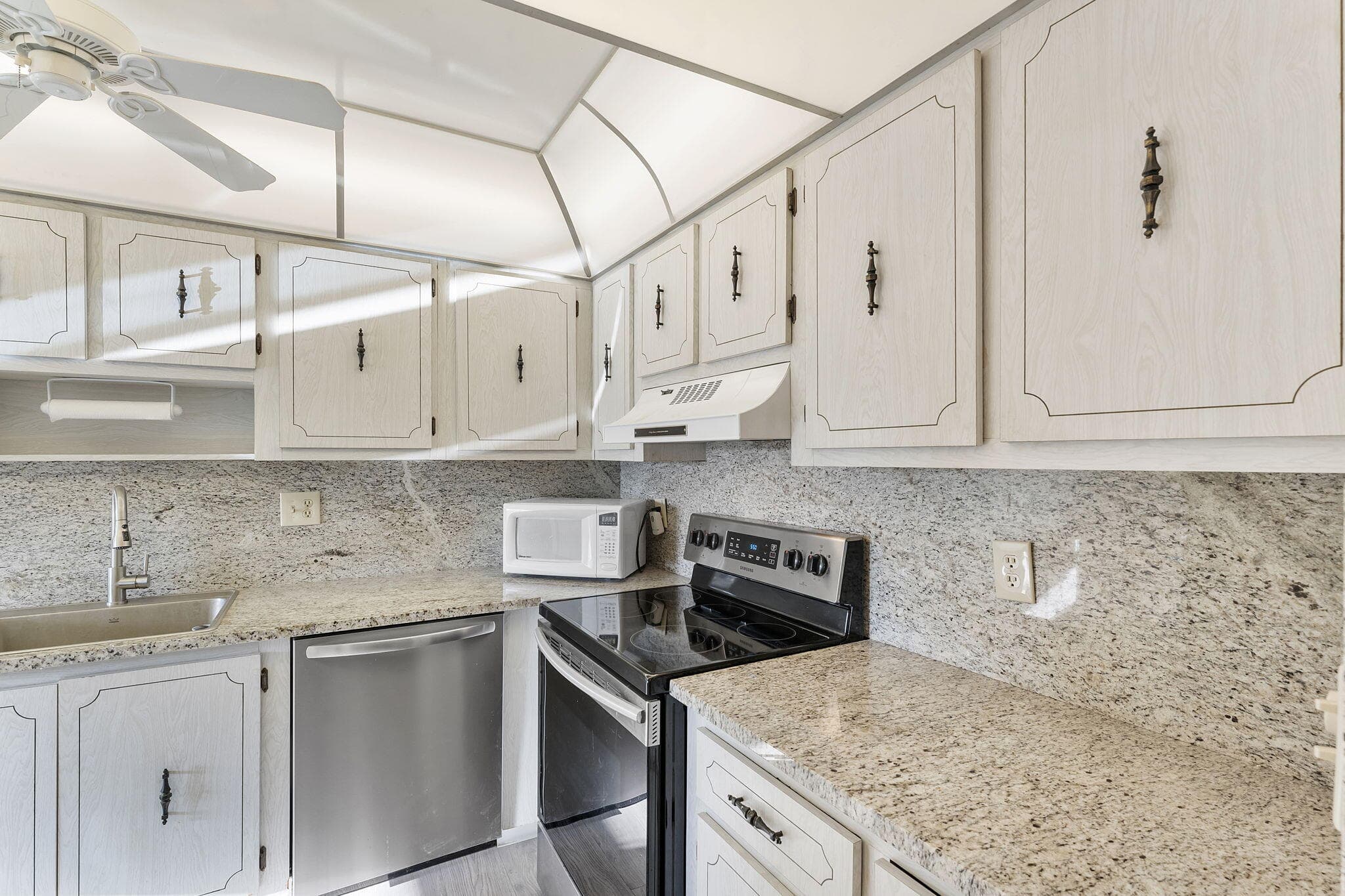 1050 Citrus 202, Delray Beach, FL 33445 — photo 9 of 26
