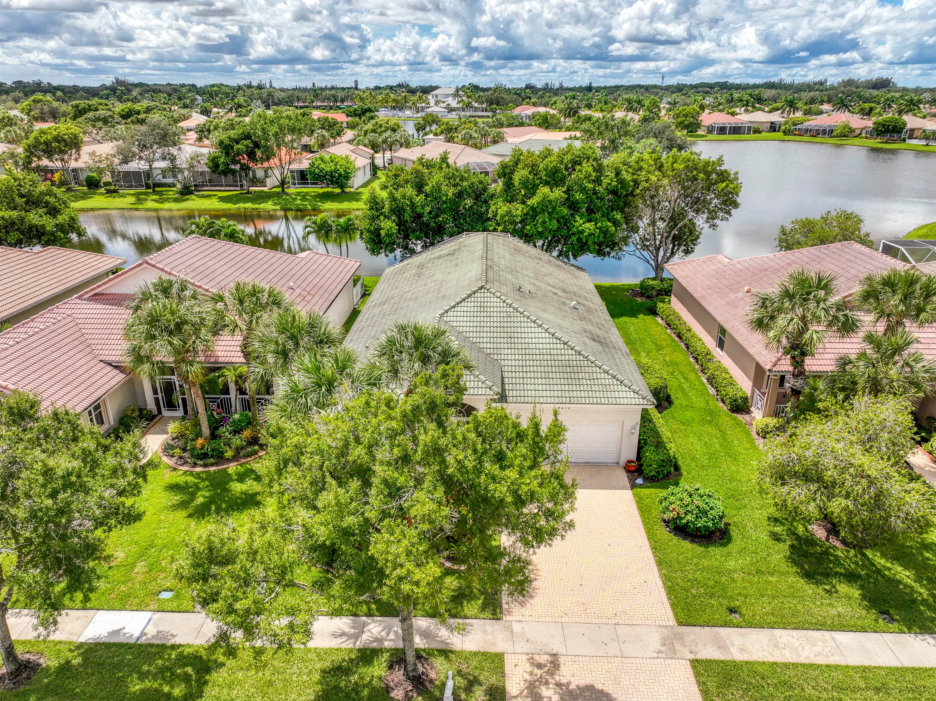 9270 Heron Cove Drive, West Palm Beach, FL 33411 — photo 2 of 41