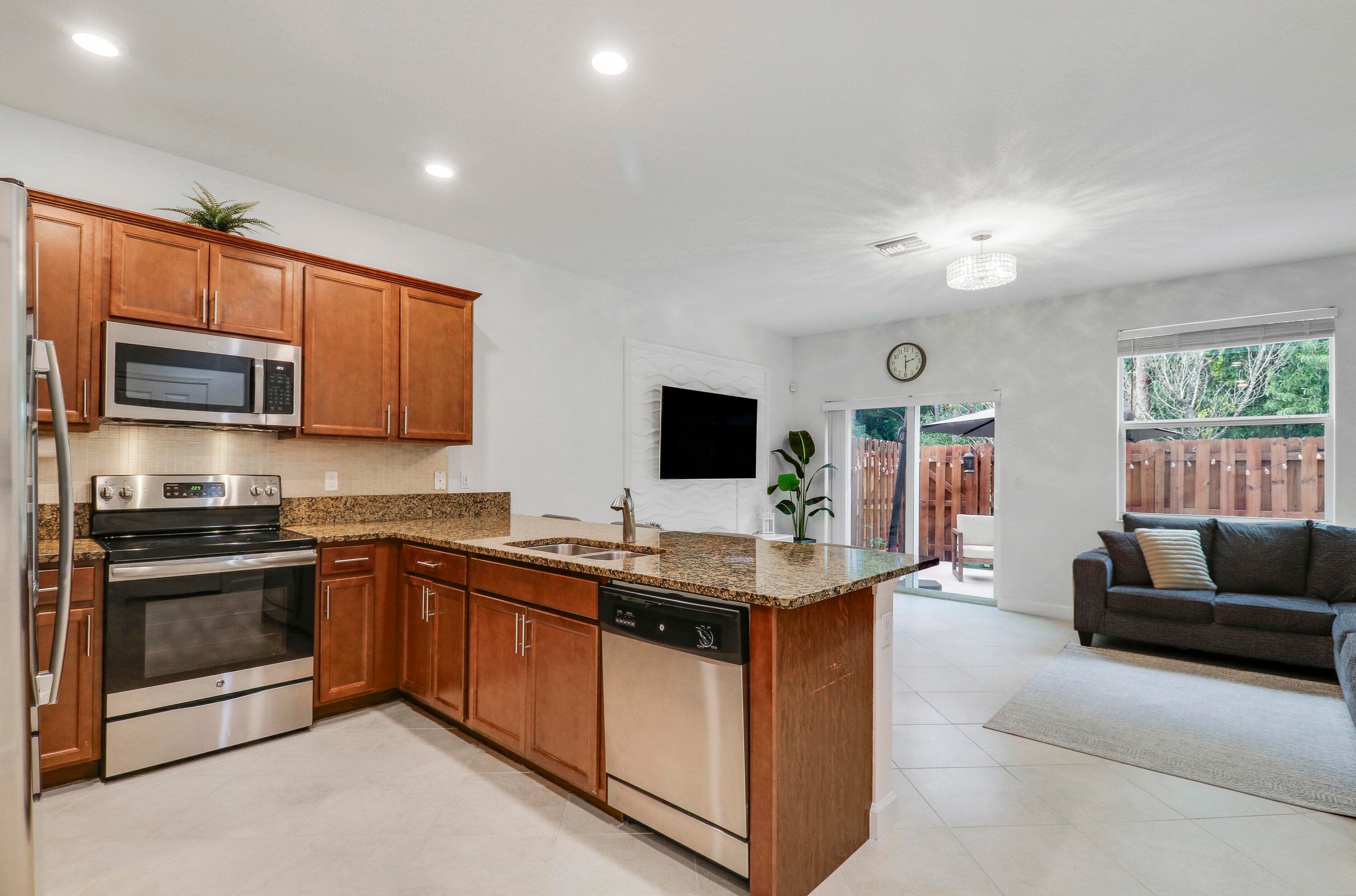 4321 Maybelle Lane, West Palm Beach, FL 33417 — photo 12 of 36