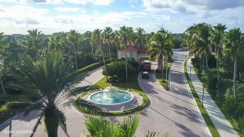 469 NW Blue Lake Drive, Port St. Lucie, FL 34986 — photo 33 of 68